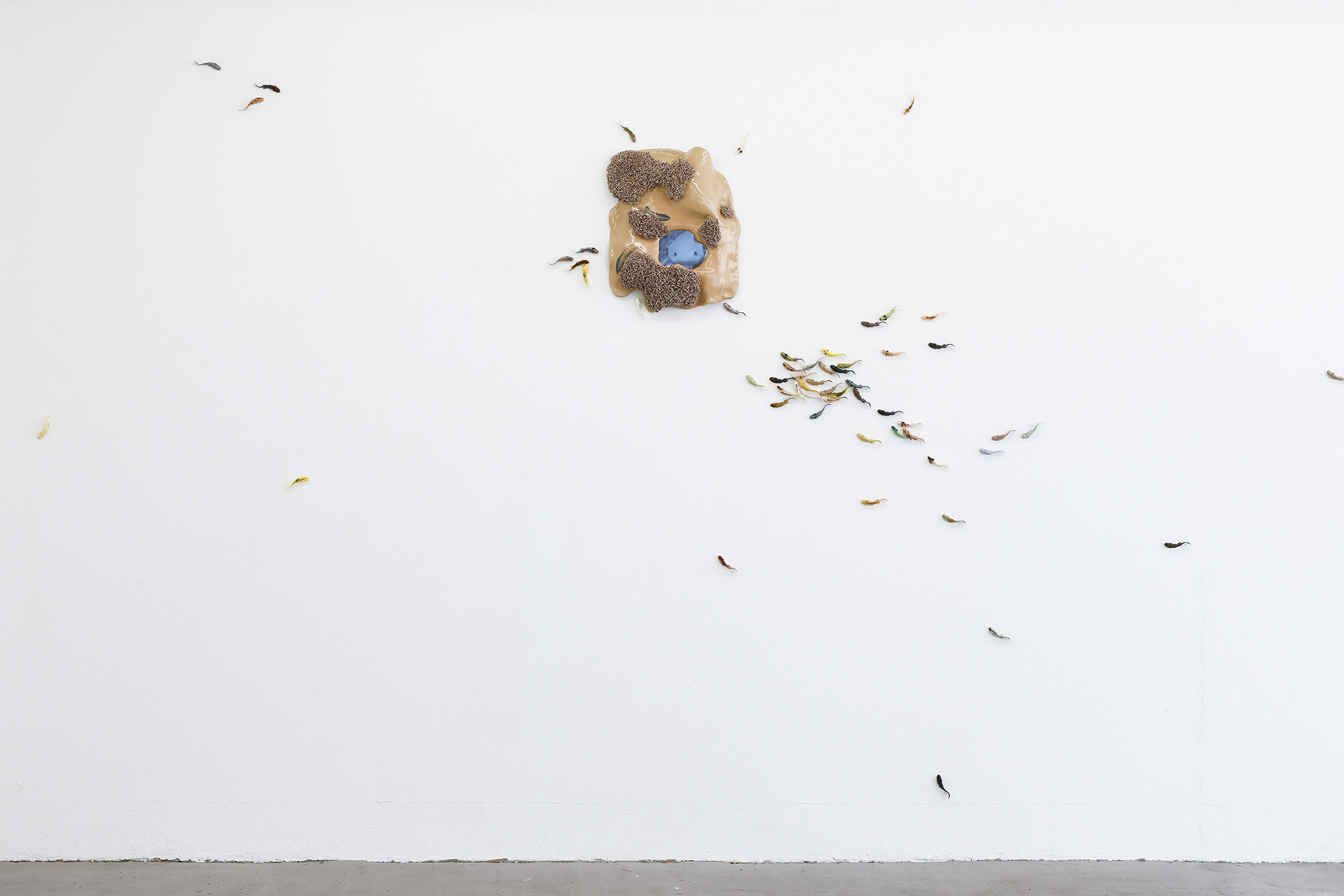 Flausen Fusion III, screen print on ceramics, PU, screen, video loop ca. 46 x 38 x 9 cm (ceramic part) 2021