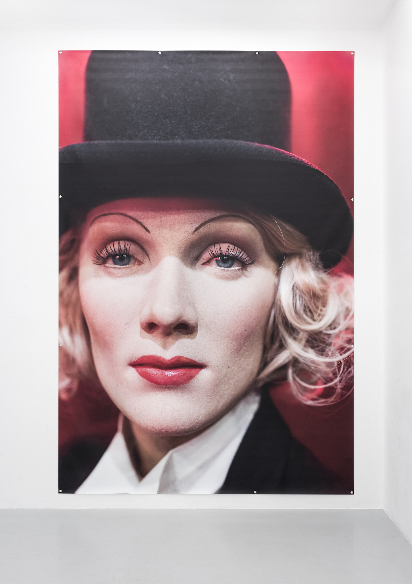 Laura Schawelka, Marlene Dietrich at Madame Tussauds Berlin, 2021, PVC, 400 x 270 cm, 2022