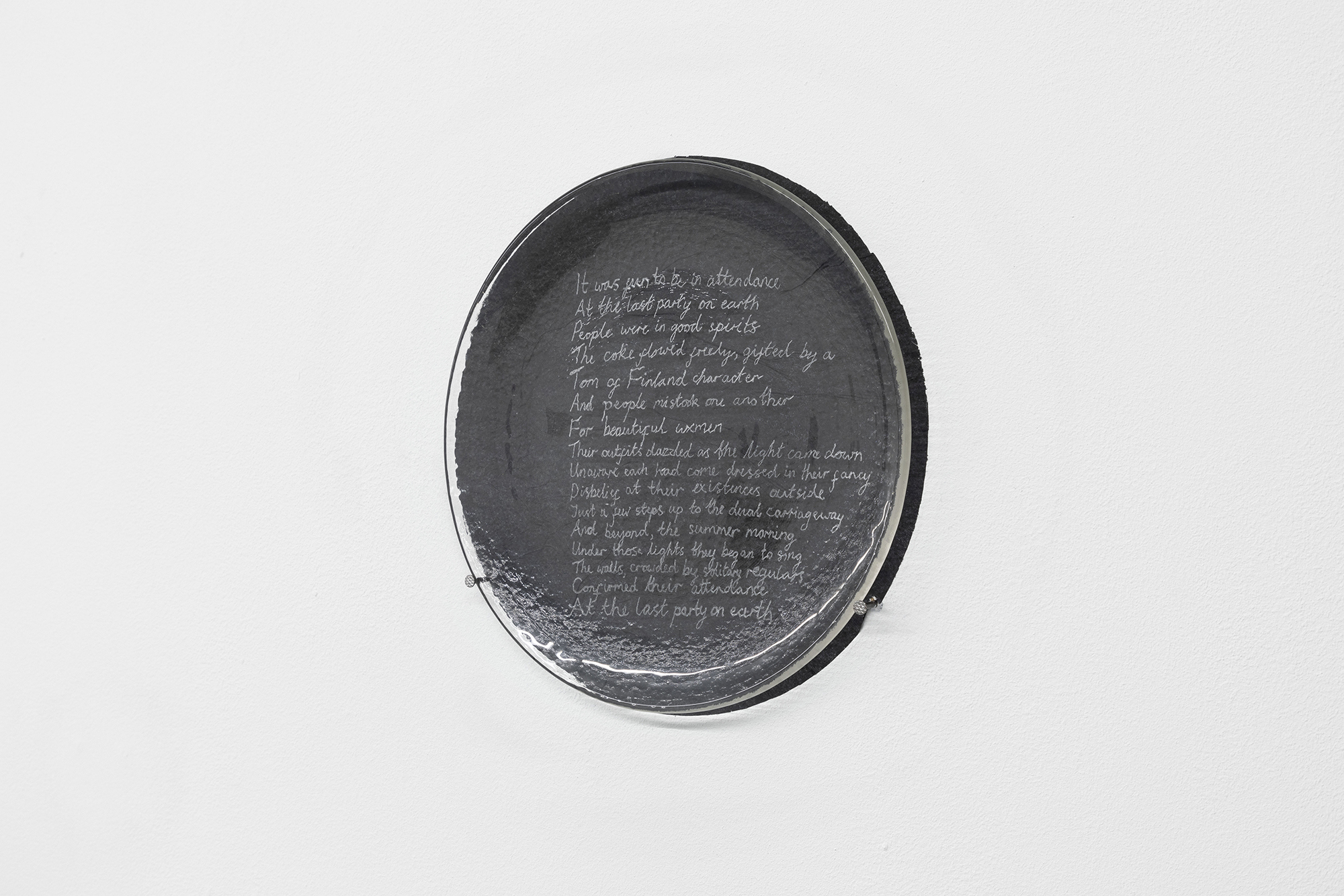 The last party on earth, 2022,
Glasi Hergiswil glass plate, handwritten engraving, ø 28 cm
