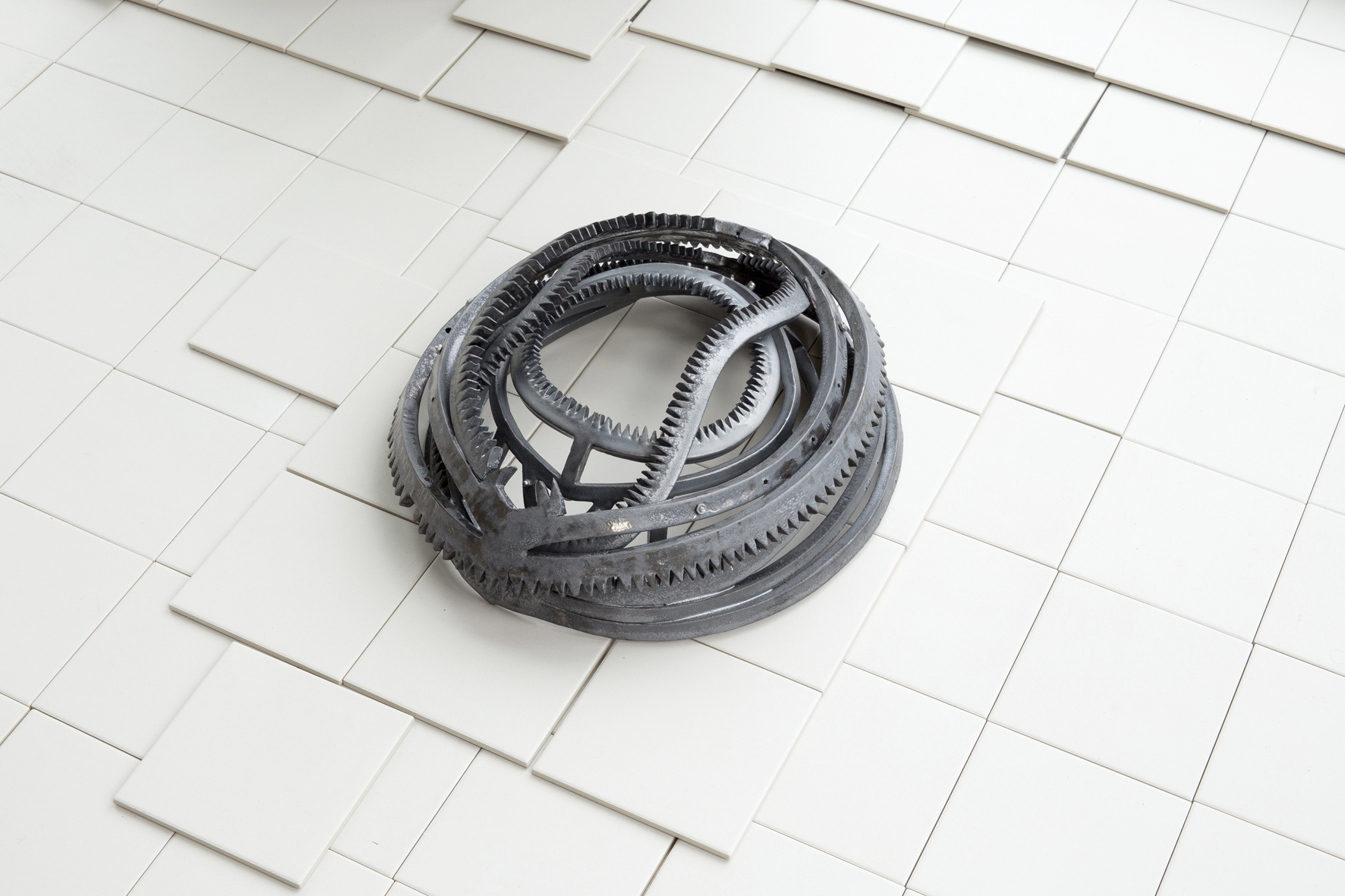 Wet Resistance, Dortmunder Kunstverein, 2022 Hanna-Maria Hammari, Untitled (Traps), 2019 ceramics Photo: Jens Franke  Courtesy: the artist