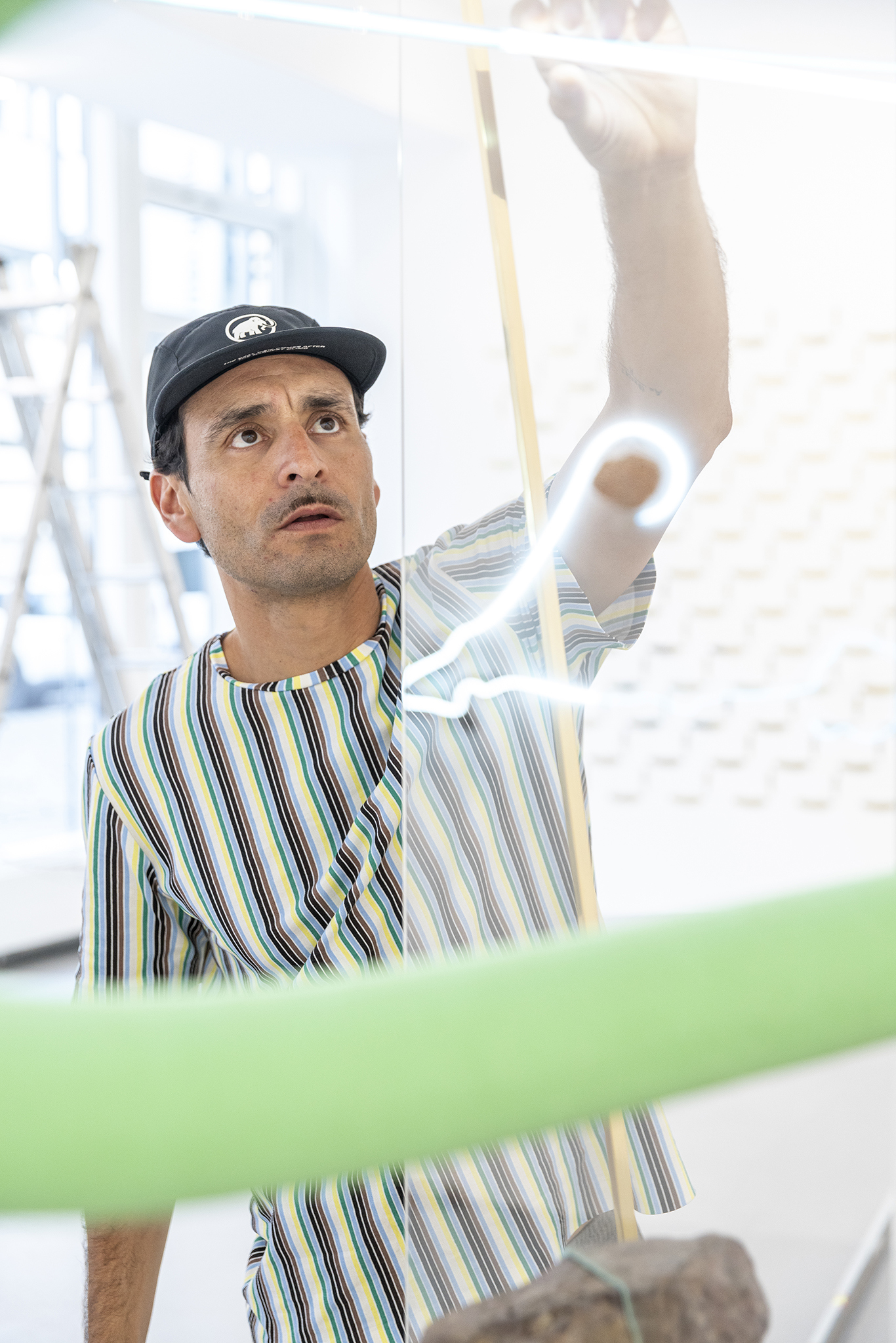 Portrait Gabriel Rico, courtesy of the artist and max goelitz, photo: Dirk Tacke, 2022