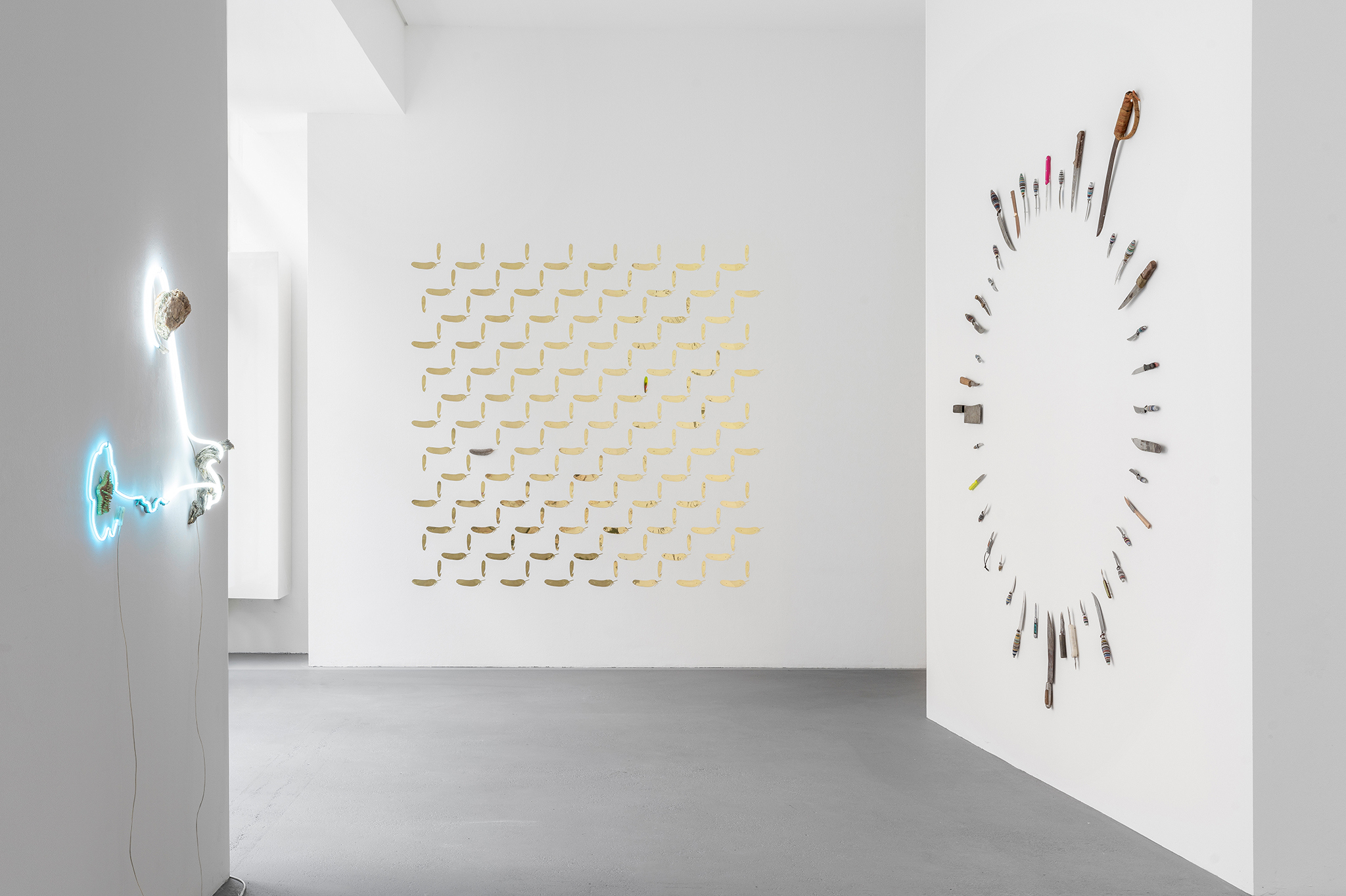 Installation view, when there were more donkeys than icosahedrons, courtesy of max goelitz and OMR, Mexico City, photo: Dirk Tacke