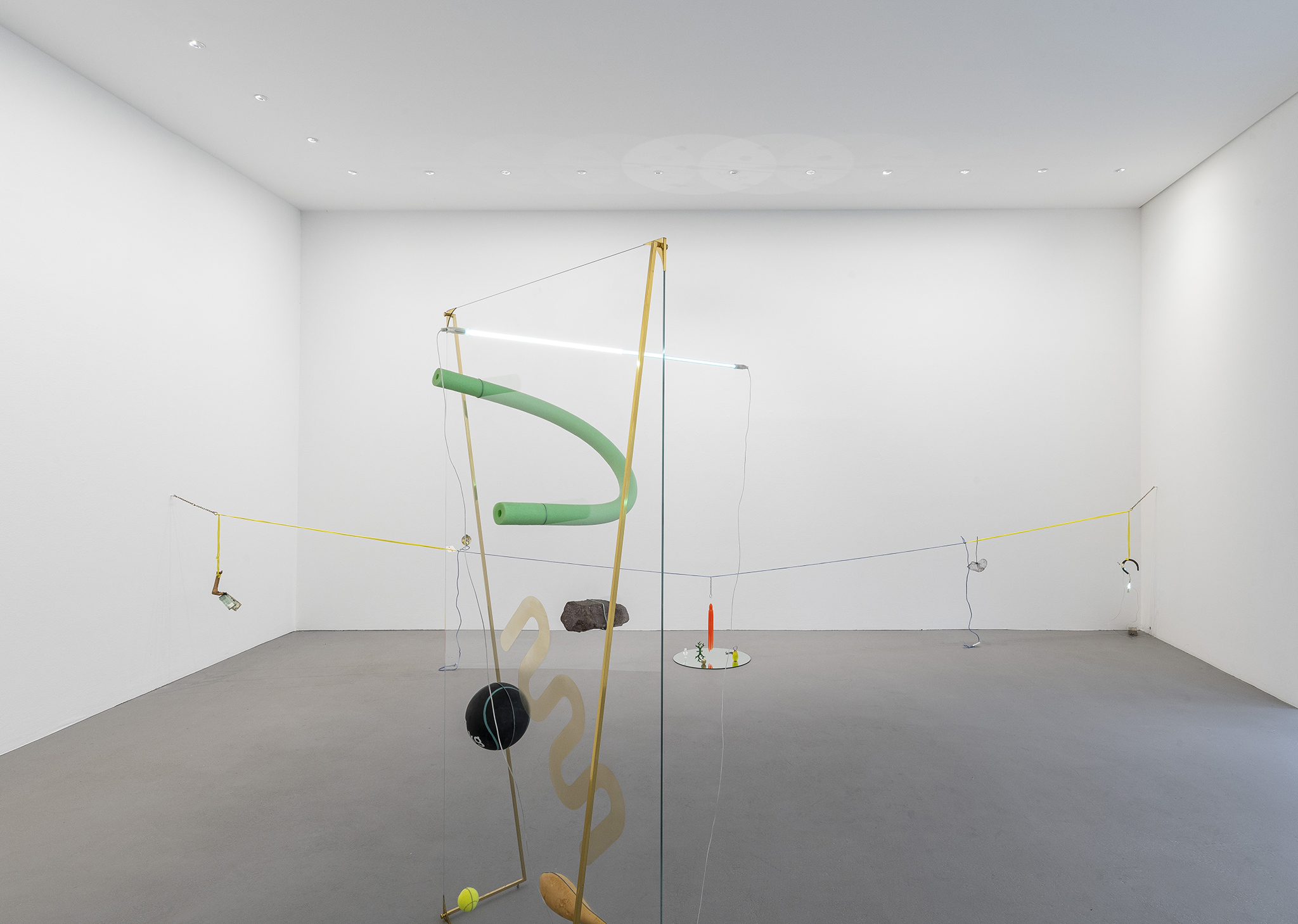 Installation view, when there were more donkeys than icosahedrons, courtesy of max goelitz and OMR, Mexico City, photo: Dirk Tacke