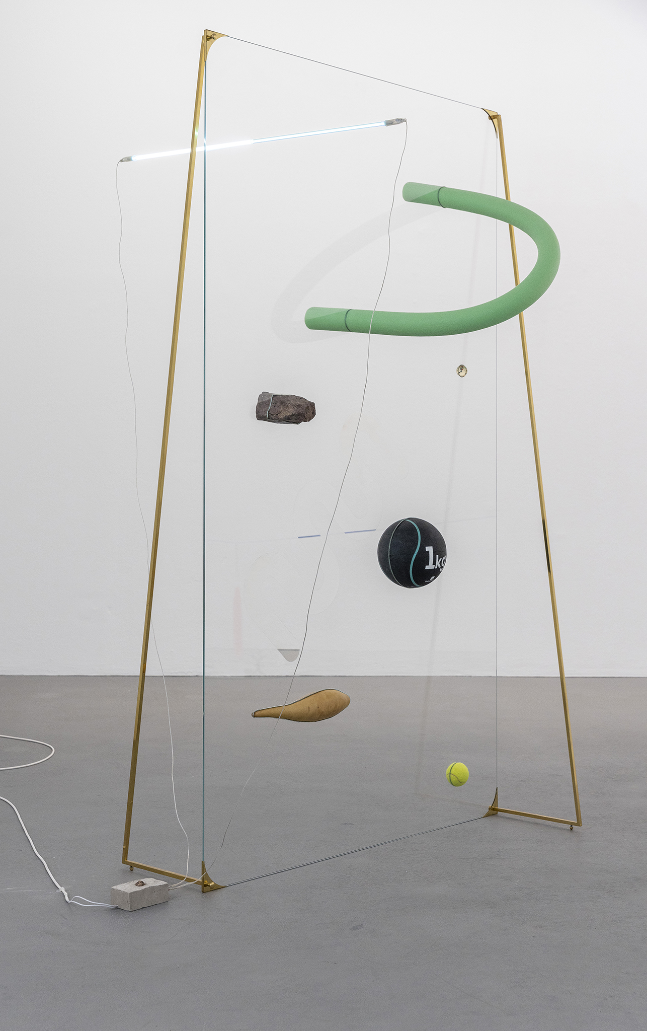 Gabriel Rico, VII from the series -Nimble and sinister tricks (To be preserved with out scandal and corruption) 2018 - 2023-, 2020, 115x205x90cm, courtesy of max goelitz and OMR, Mexico City, copyright of the artist, photo: Dirk Tacke