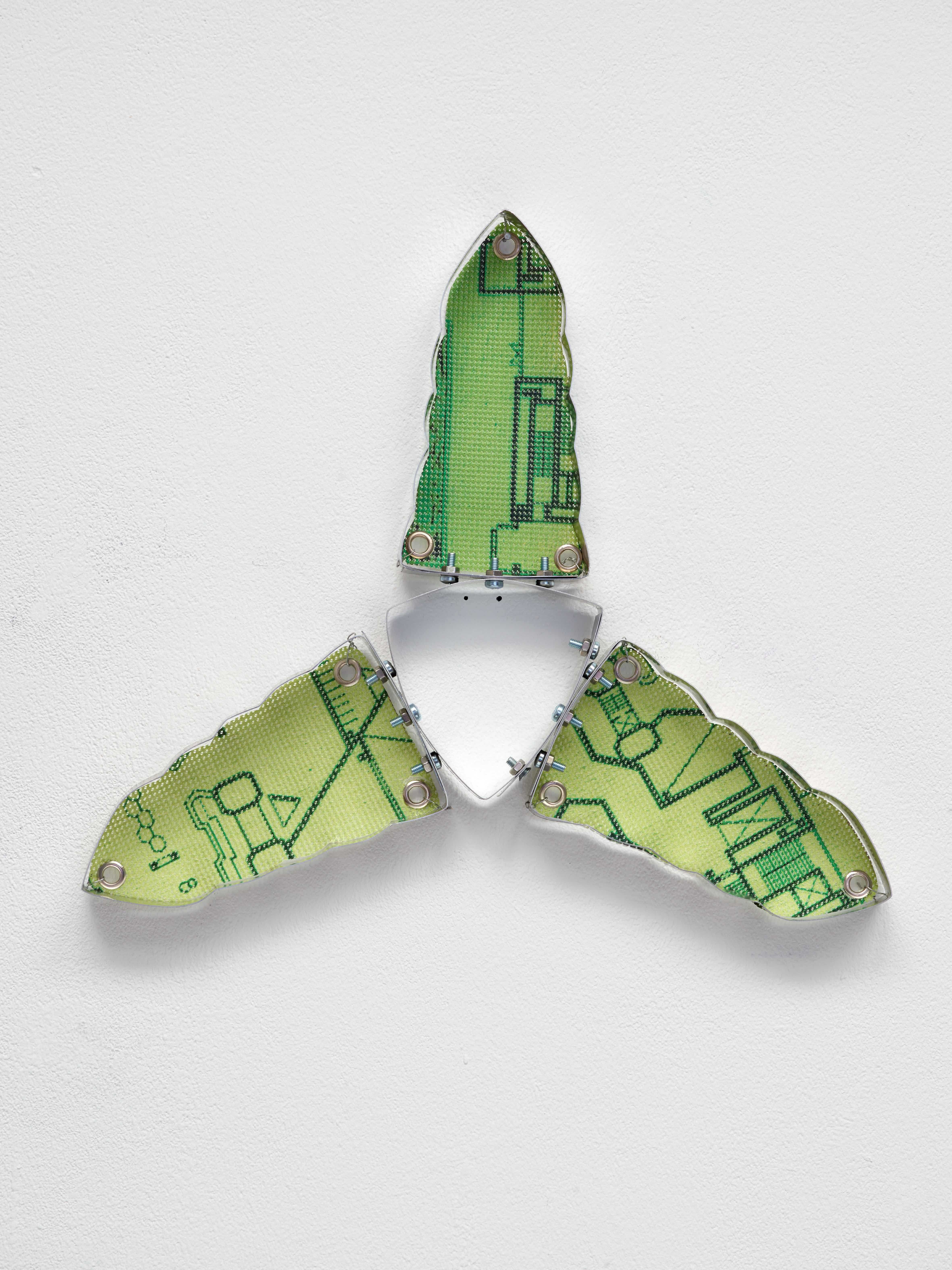 carried away 1 2022 screws, nuts, aluminum, wire, eyelet, printed mesh fencing 31,5 Ă 33,5 cm