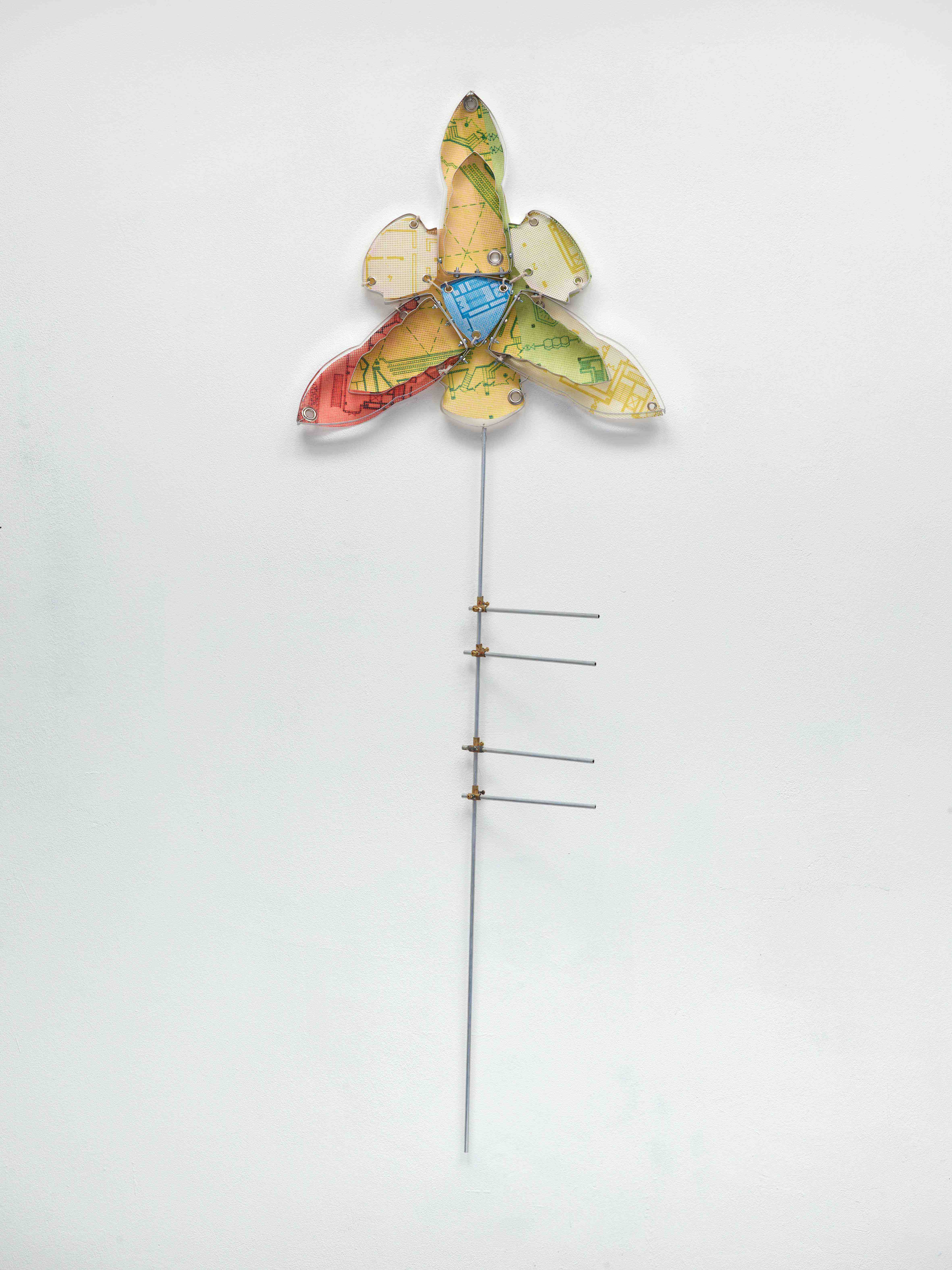carried away 8 2022 screws, nuts, aluminum, wire, eyelet, printed mesh fencing 131 Ă 46 cm