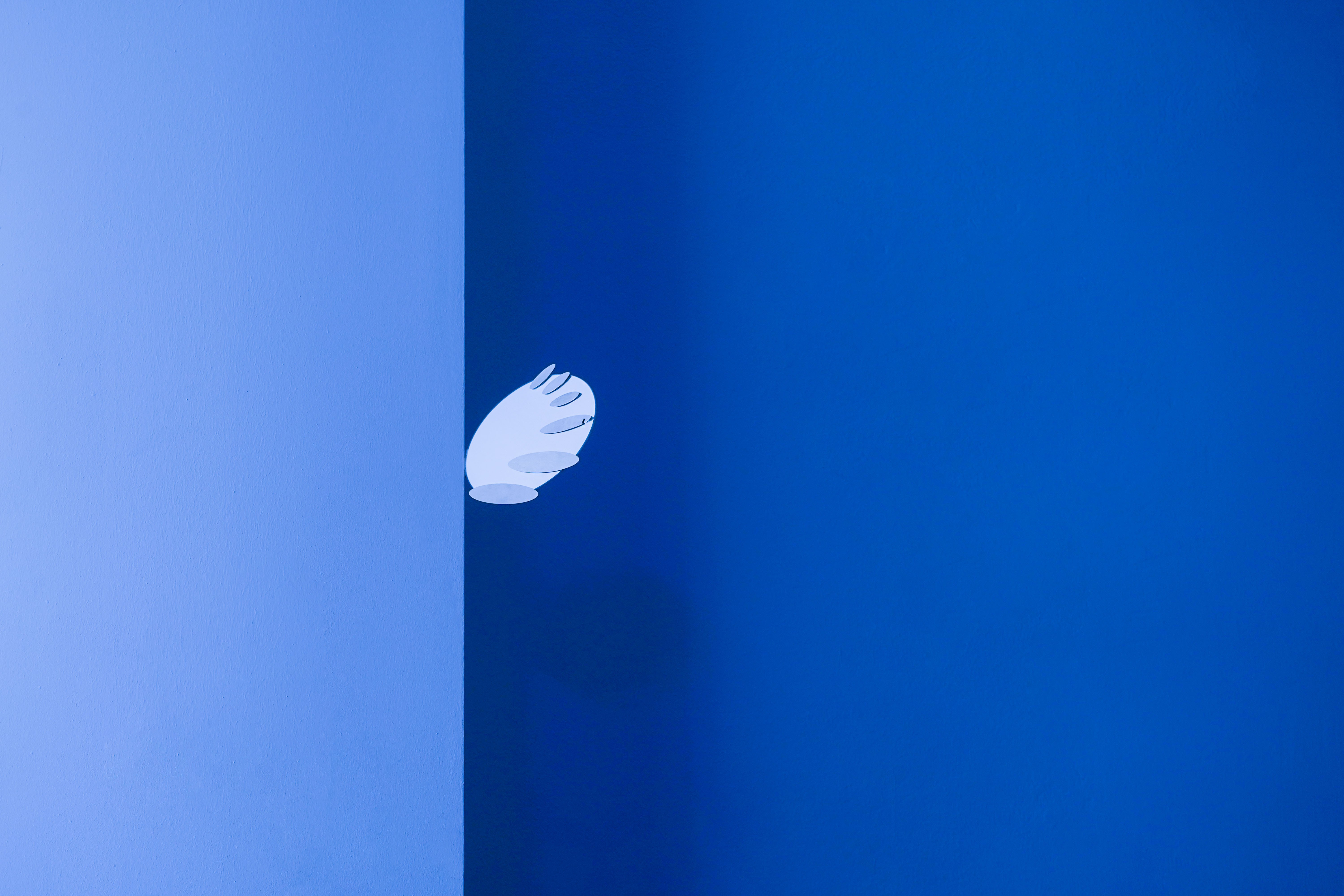 Teller 2 (2022). Mirror, Aluminium, Metal. 10x16.5 cm