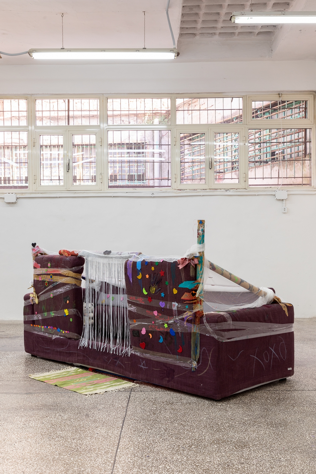 Viola Leddi, A.Z.C. Couch fort, 2022, Mixed media 212 x 92 x 56 cm