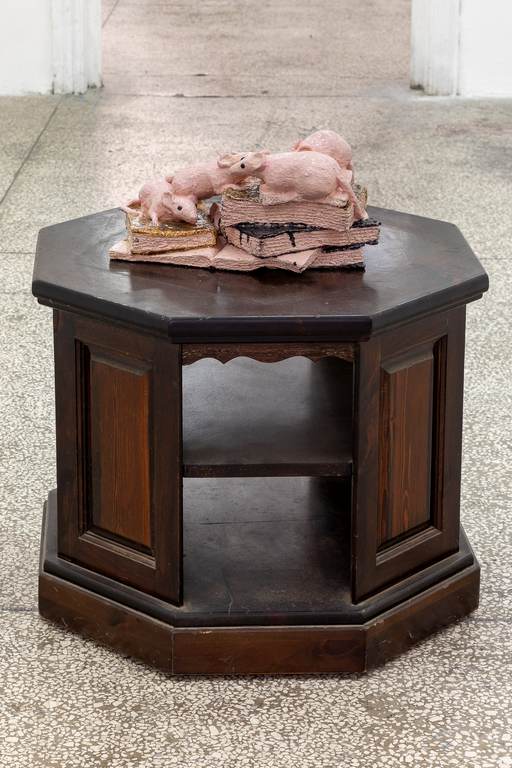 Viola Leddi, Bookworms, 2022, Glazed ceramic, 40 x 20 x 20 cm
