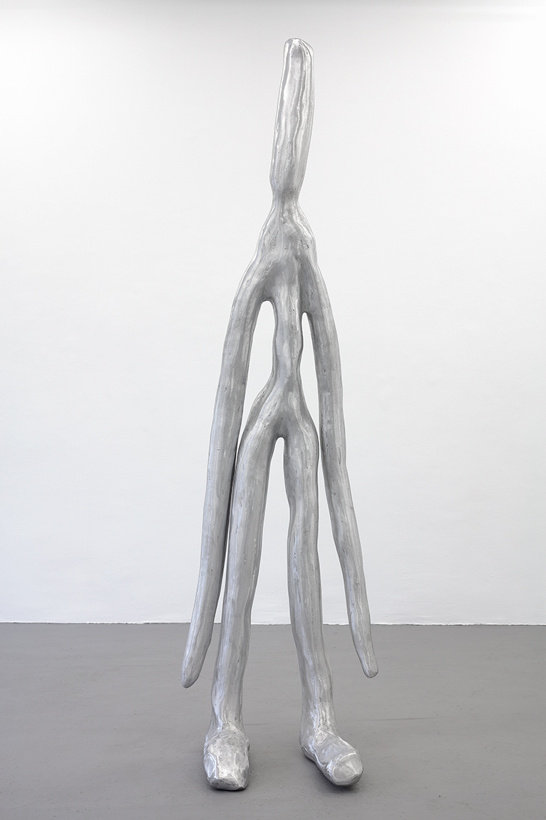 Futures, Barbara Kapusta, Third (Upright), 2022, aluminum cast, polished, 60 x 60 x 220 cm, Da in die Front, Duesseldorf 2022