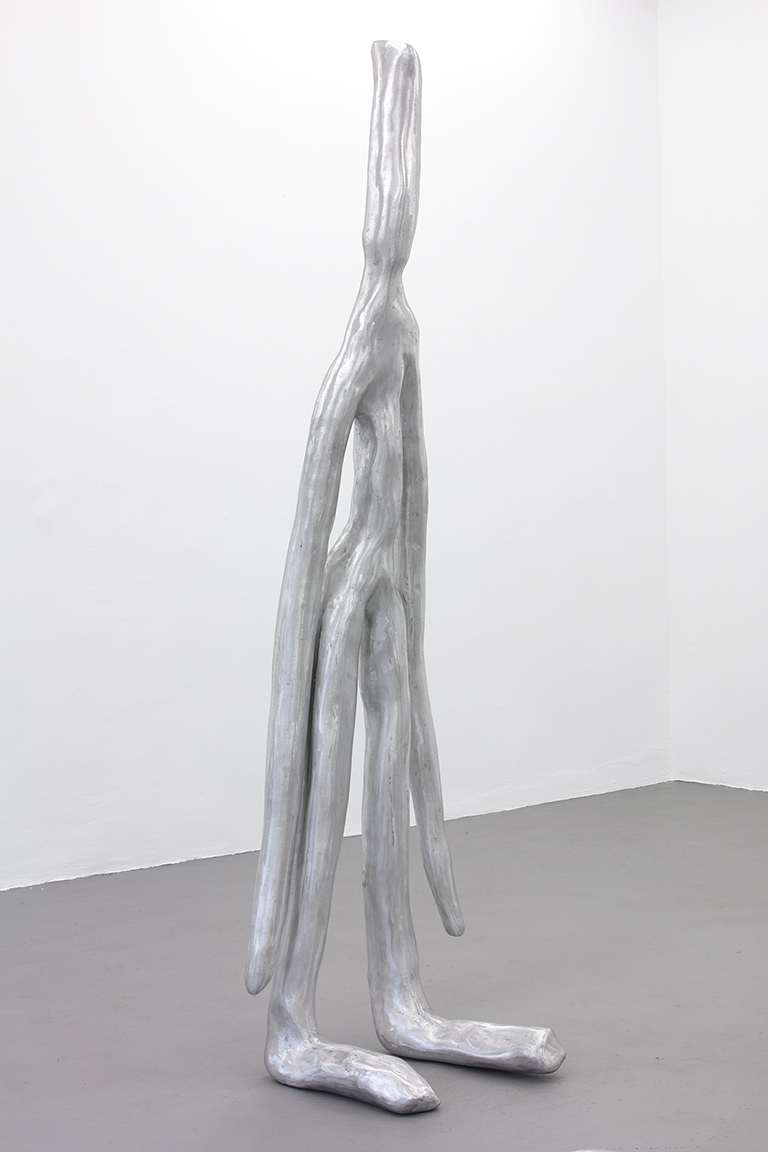 Futures, Barbara Kapusta, Third (Upright), 2022, aluminum cast, polished, 60 x 60 x 220 cm, Da in die Front, Duesseldorf 2022