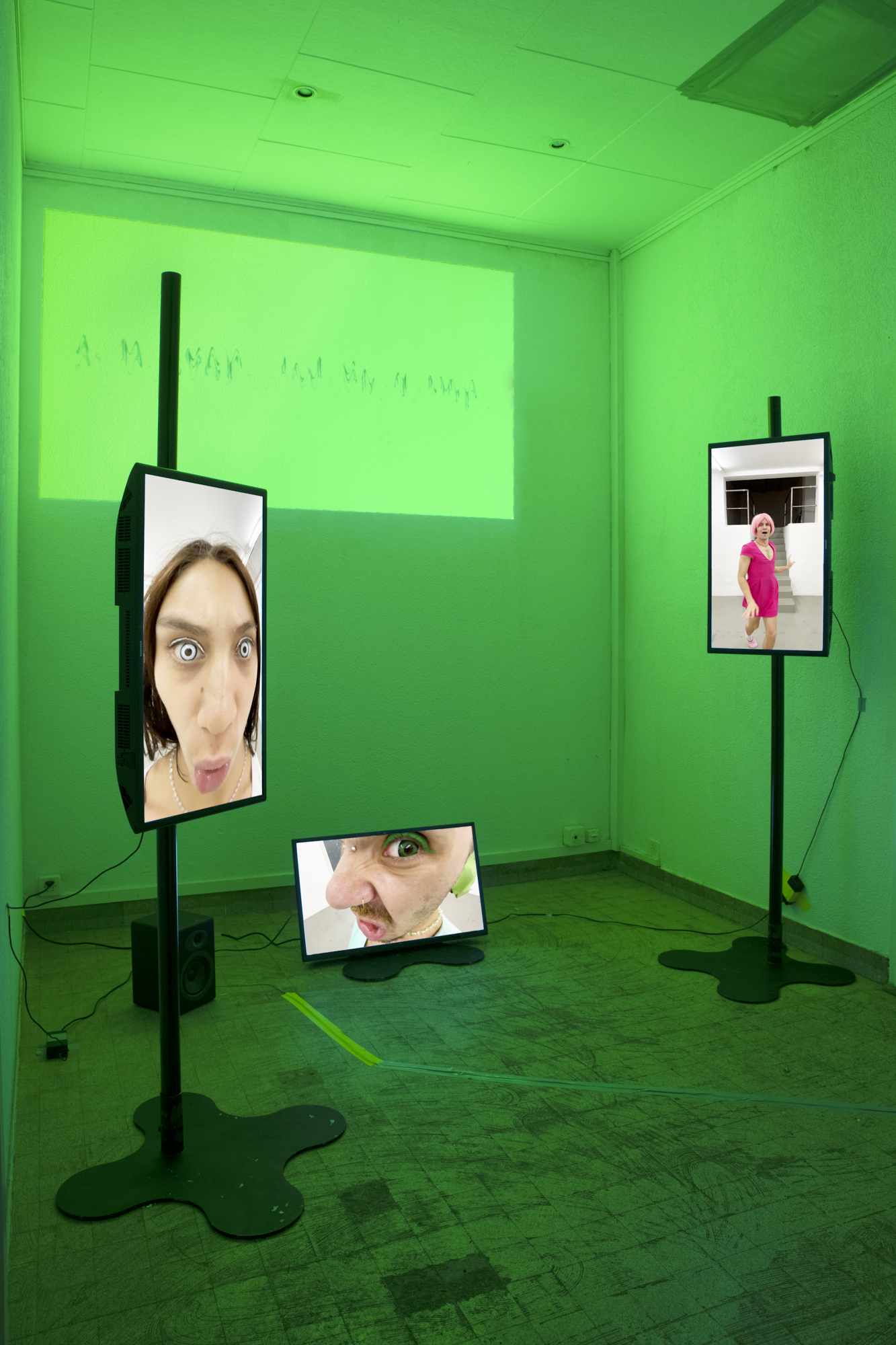 Zander Porter, Emoji-bot, courtesy of the artist. Photo: Alizée Quinche.