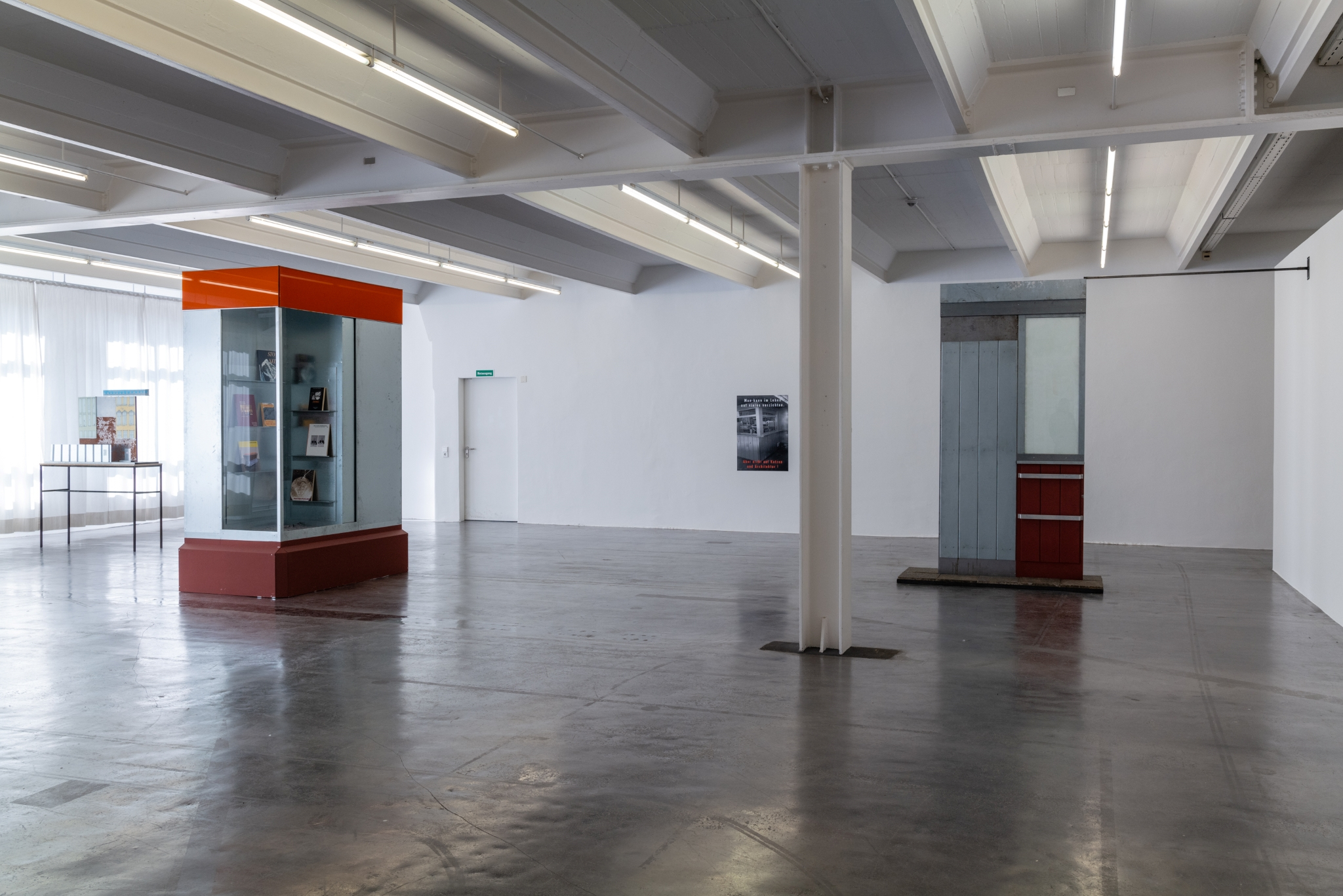 Exhibition view Wilhelm Klotzek. Palais-Palais!, Courtesy Wilhelm Klotzek and Klosterfelde Edition, © the artist.