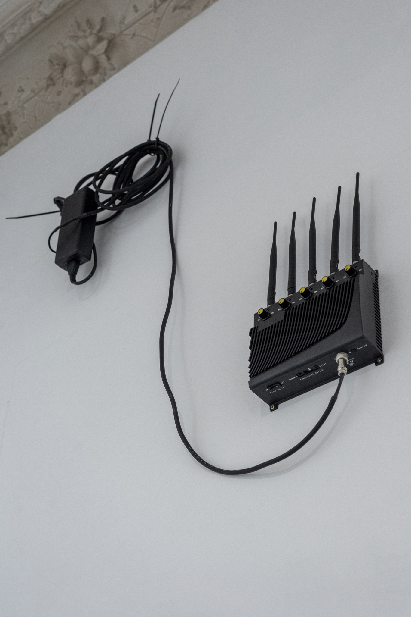 Ignas Krunglevičius, Dark pool, 2014 – ongoing, frequency jammer