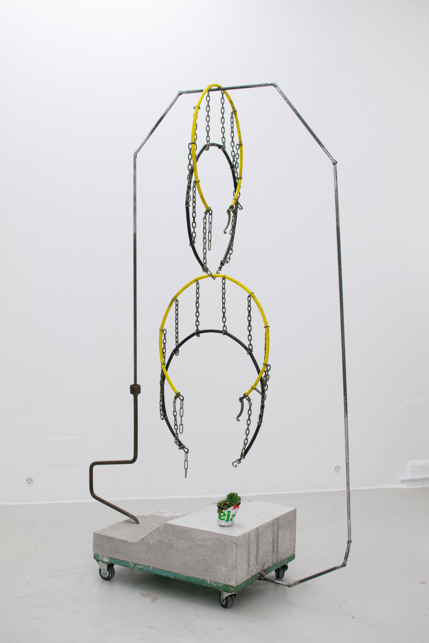 Unchained Melody, Leonor Parda, snow chains, steel, cactus, beer can, concrete, wheels, 2022, Courtesy of In extenso.