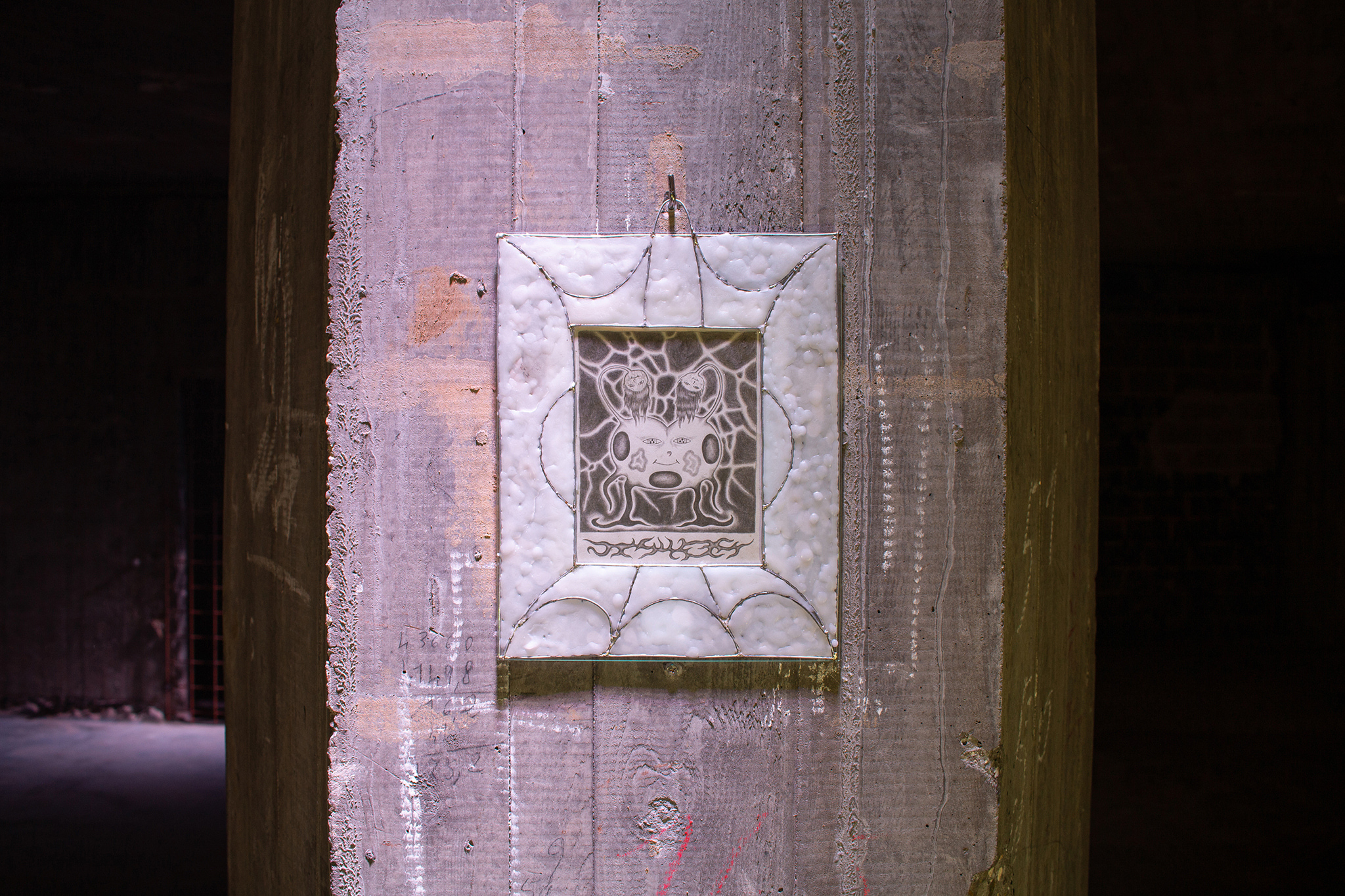 Gaspard Hers, Untitled (2022), pencil on paper, glass, wax, wire, 27x20cm