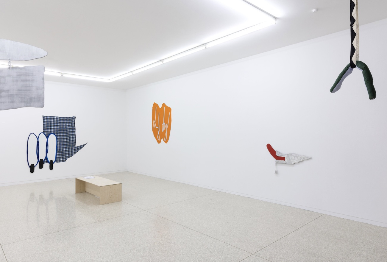 Katinka Eichhorn, Jordan Madlon, "Wo der Raum vorbeifliegt", Installation shot, Heidelberger Kunstverein, 2022, Foto: Lys Y. Seng