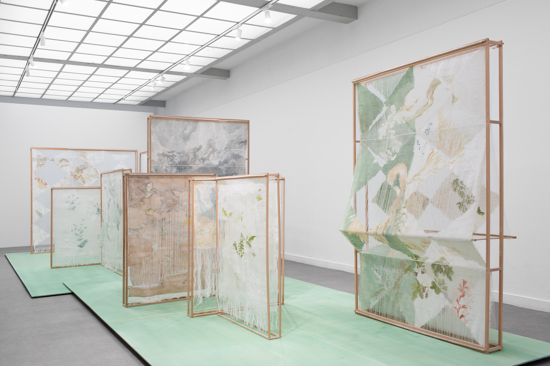 Exhibition view Élise Peroi « Peut-être ce jardin n’existe-t-il qu’à l’ombre de nos paupières baissées », 2022, CACC.