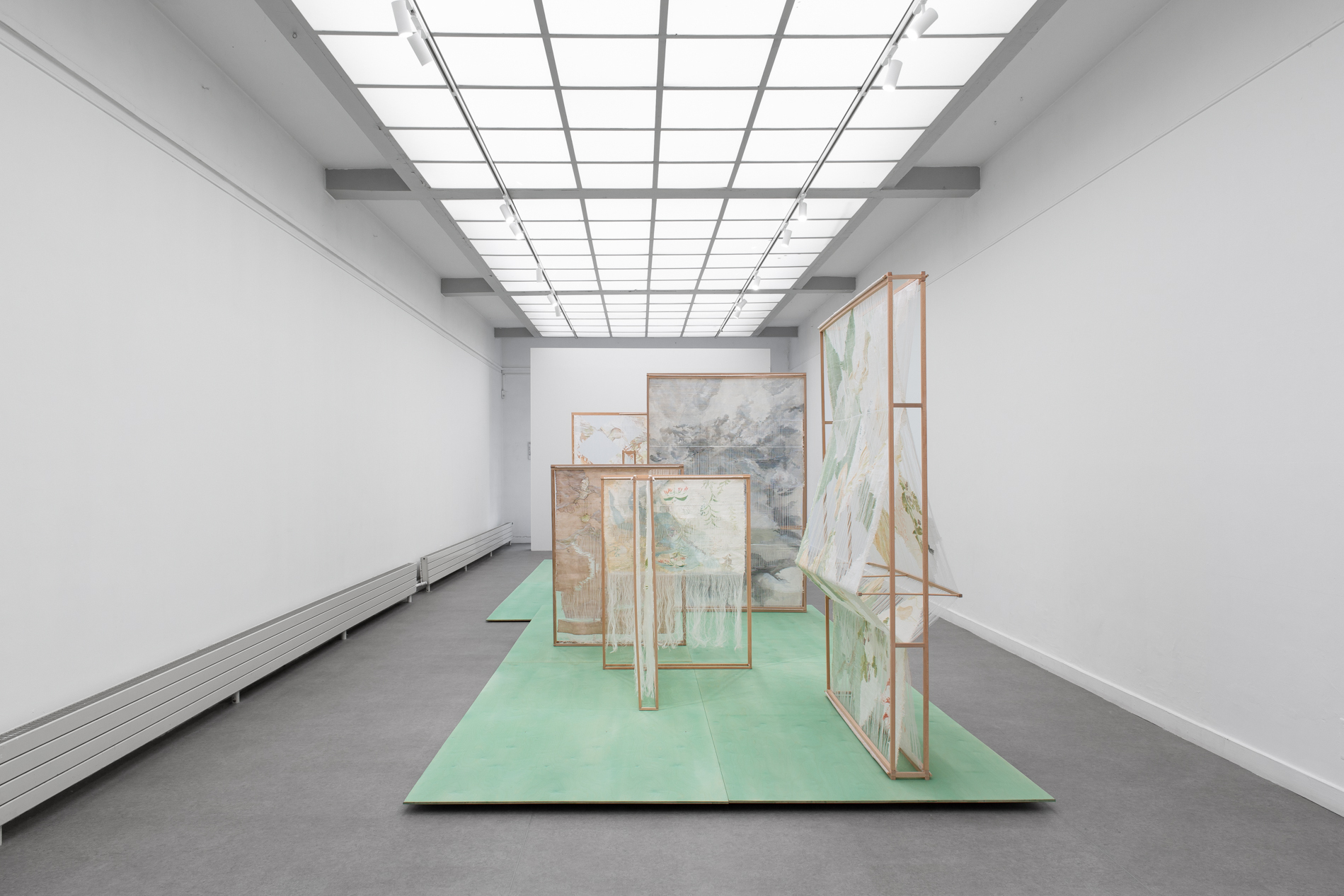 Exhibition view Élise Peroi « Peut-être ce jardin n’existe-t-il qu’à l’ombre de nos paupières baissées », 2022, CACC.