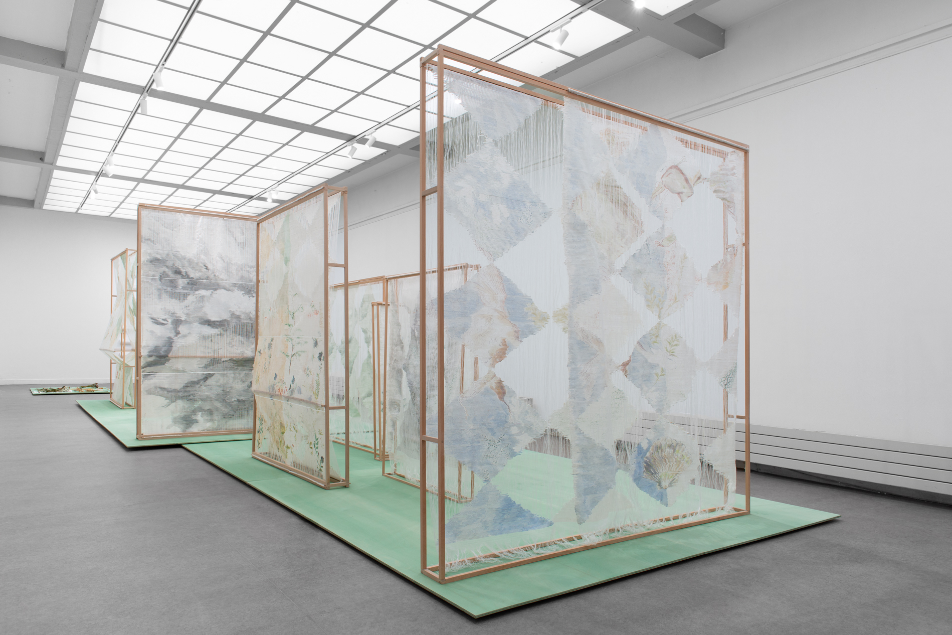 Exhibition view Élise Peroi « Peut-être ce jardin n’existe-t-il qu’à l’ombre de nos paupières baissées », 2022, CACC.