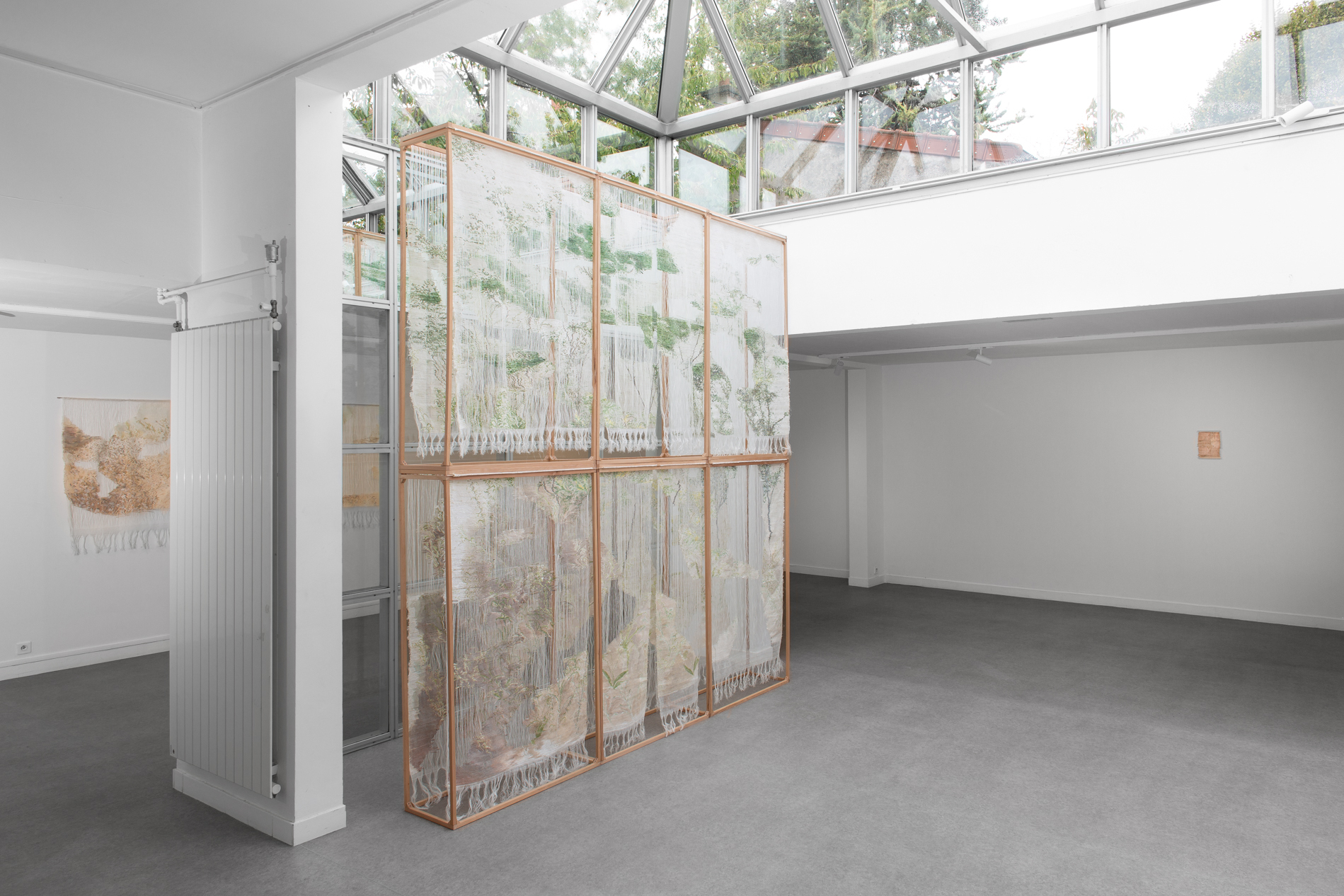 Exhibition view Élise Peroi « Peut-être ce jardin n’existe-t-il qu’à l’ombre de nos paupières baissées », 2022, CACC.