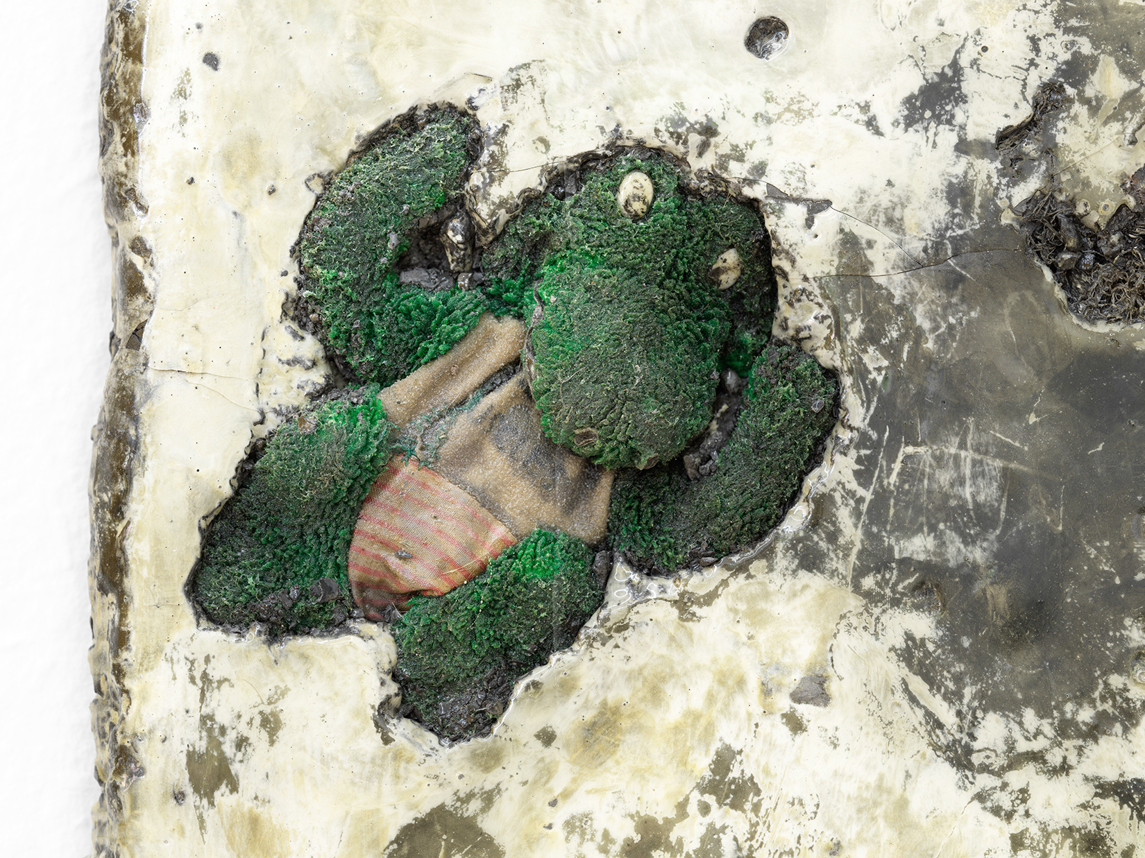 Grüner Vogelius, "Epitome (3) of Erratic Sleep", 2022, Plaster, jesmonite pigment, envelop, family photograph, melted gas station teddy bear, gifted crocodile teddy bear, blue light filter, plastic, notes, vampire reflex 84.0 x 47.0 x 3.0 cm