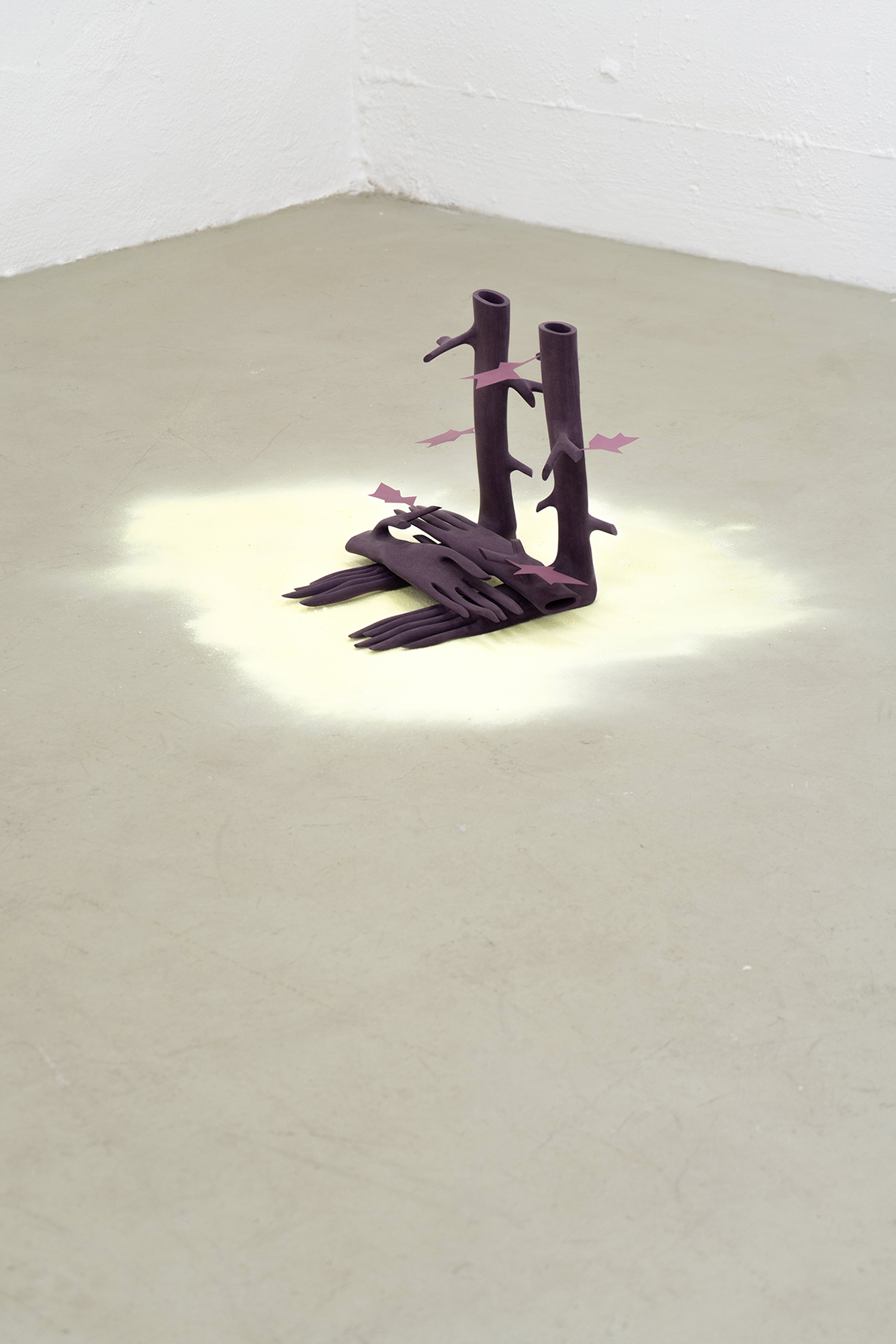 Lukas Hoffmann, untitled, 2021, sulfur, MDF dyed through, aluminum sheet painted, 100 x 100 x 40 cm