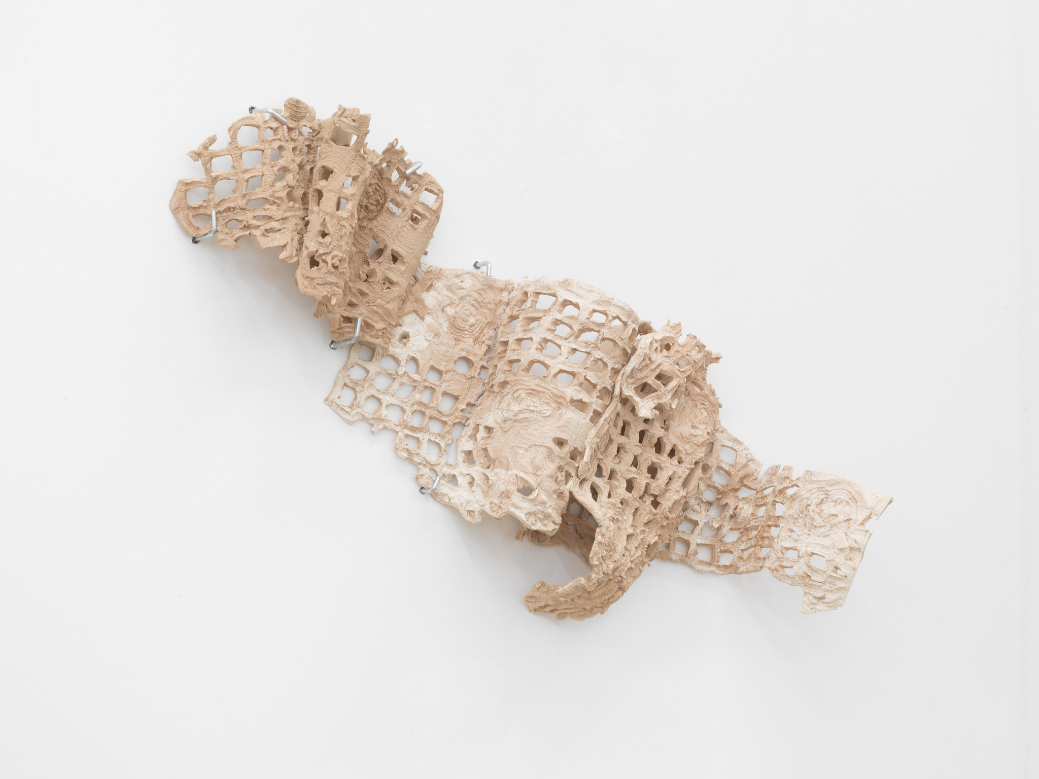 10_callirrhoe_Valinia Svoronou_The White Rose I, 2022, Ceramic, 28 x 66 x 12 cm, Unique, courtesy the artist and Callirrhoë, Athens_© Stathis Mamalakis