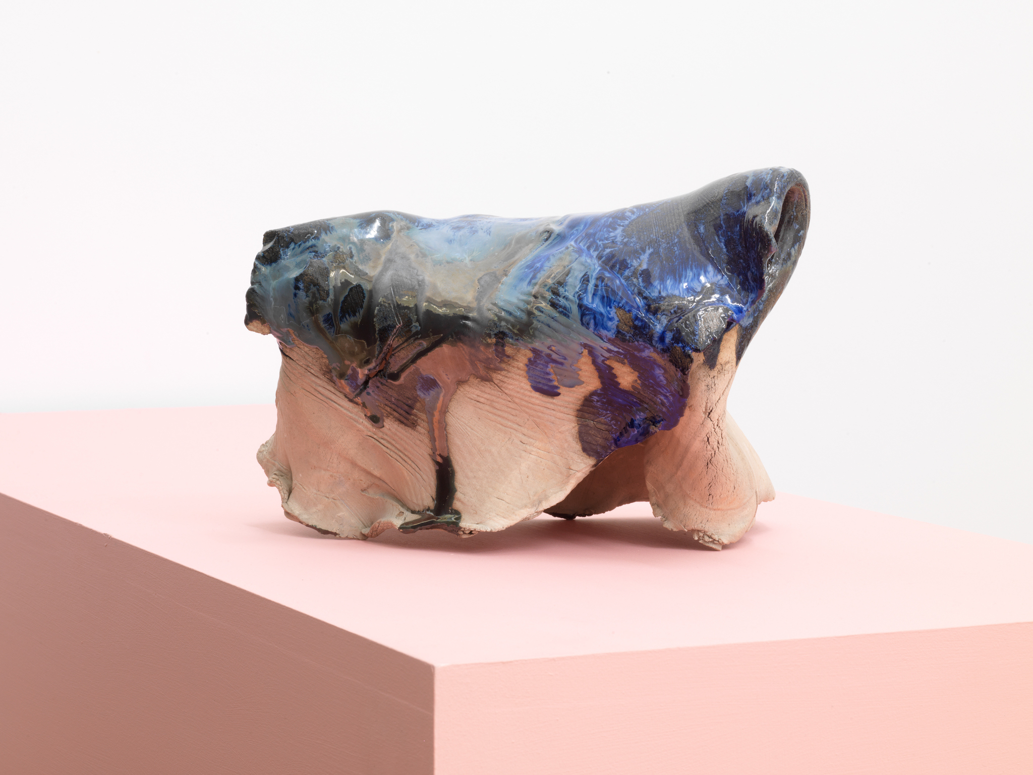 12_callirrhoe_Valinia Svoronou_Home Move X, 2022, Ceramic, glazed, 29 x 20 x 18.5 cm, Unique, courtesy the artist and Callirrhoë, Athens_© Stathis Mamalakis