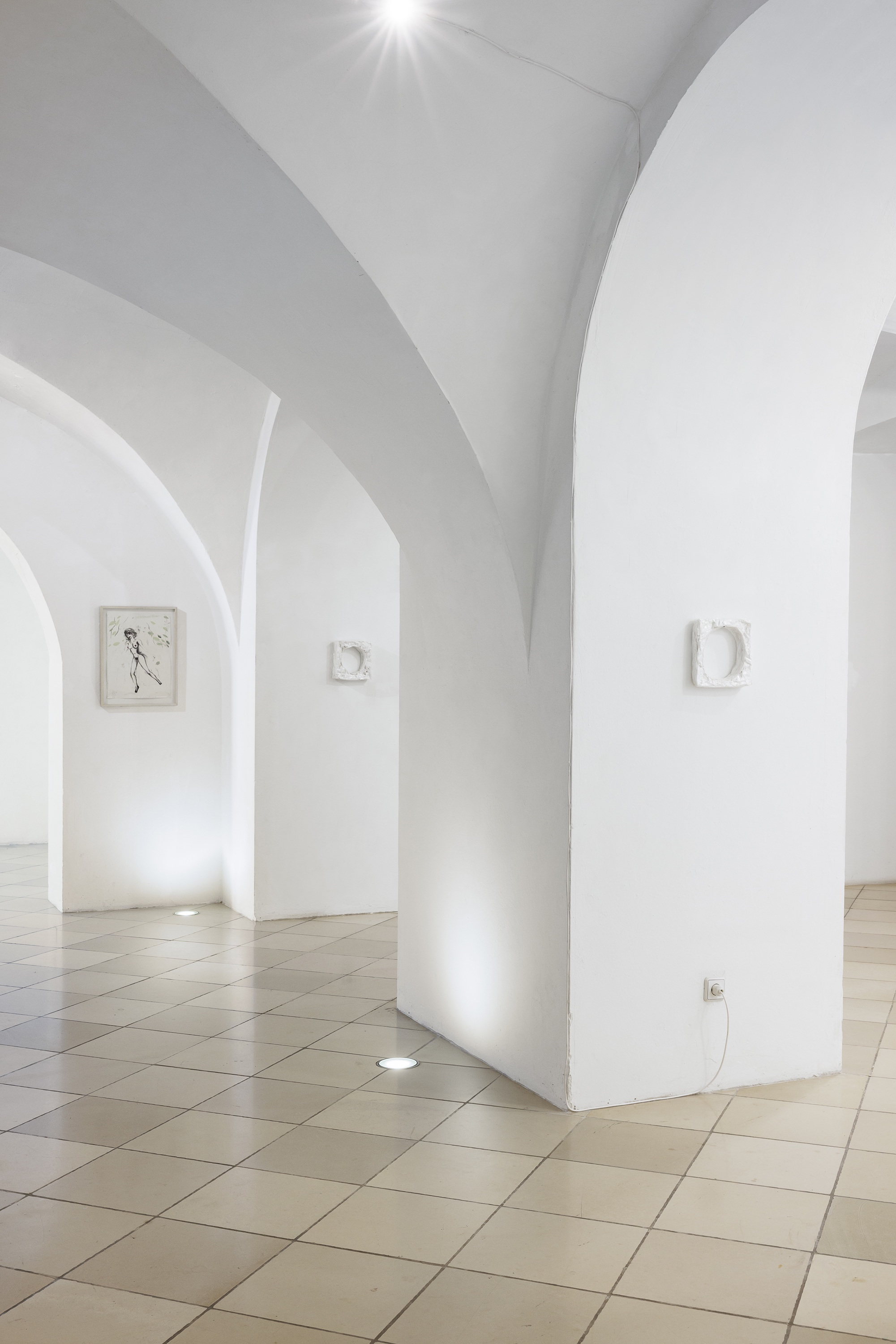 Installation view, Capture Captures, curated by Lucie Pia, Universitätsgalerie der Angewandten im Heiligenkreuzerhof, Sala Terrena, Wien, 2022.