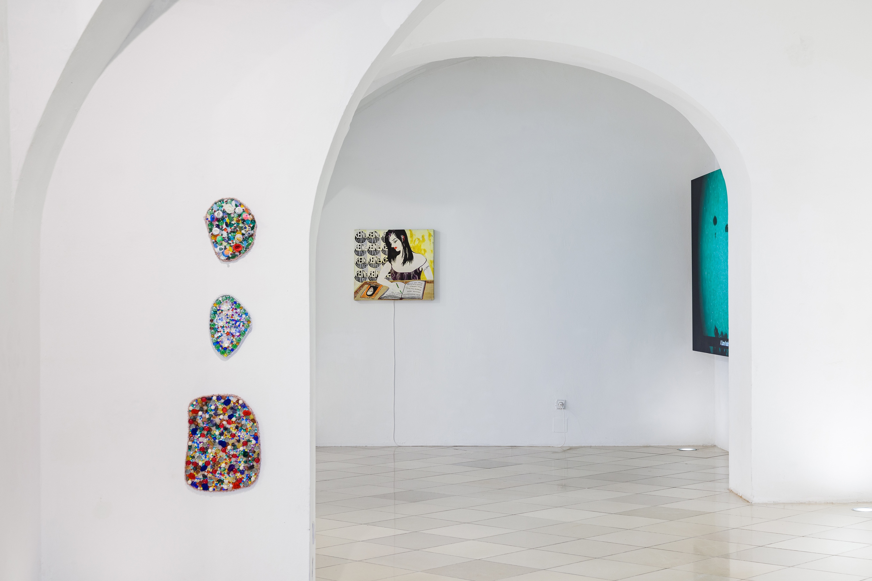 Installation view, Capture Captures, curated by Lucie Pia, UniversitÃ¤tsgalerie der Angewandten im Heiligenkreuzerhof, Sala Terrena, Wien, 2022.