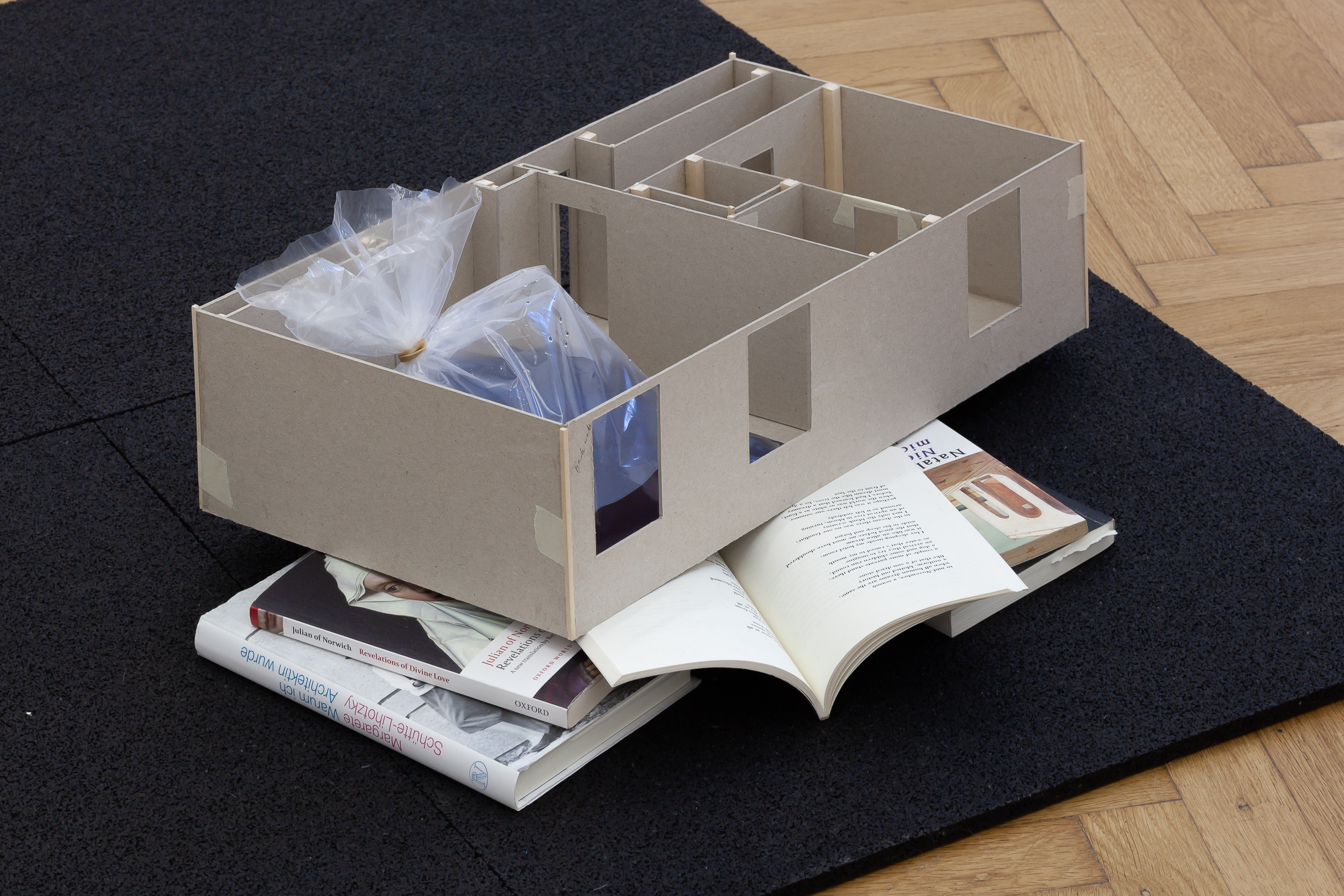 Miriam Stoney, Between Dwelling, 2022