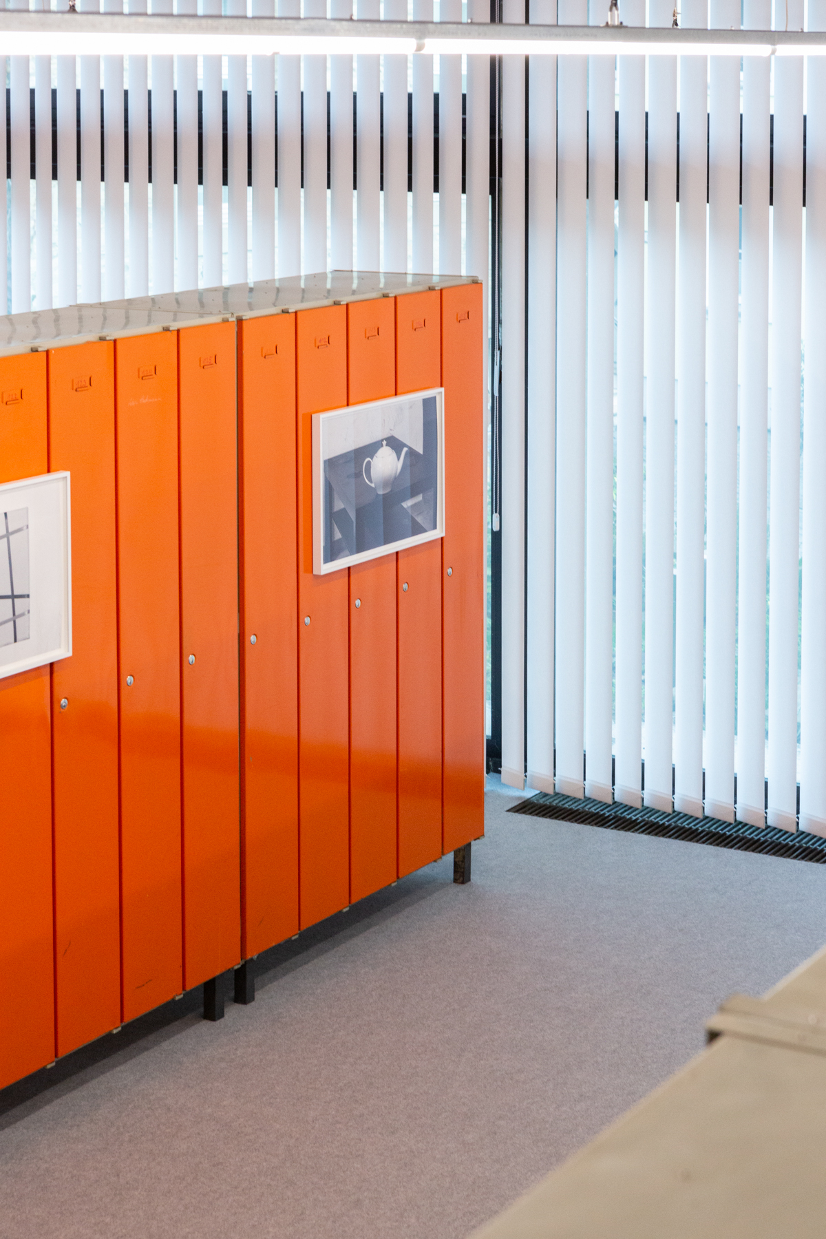 Andrzej Steinbach, Verschont mein Haus, zündet andere an, installation view Kunsthalle Osnabrück, 2022. Photo: Lucie Marsmann