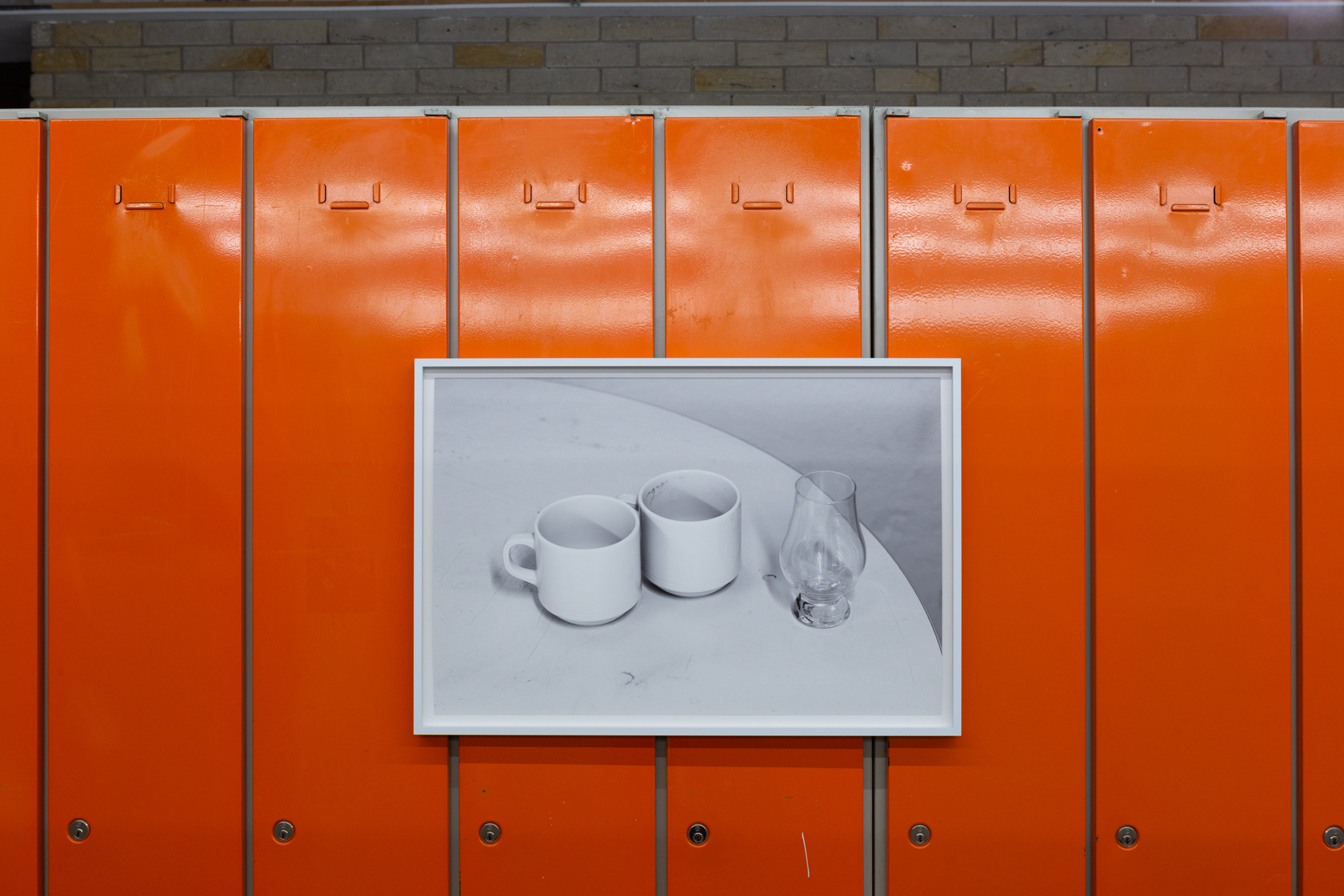 Andrzej Steinbach, Verschont mein Haus, zündet andere an, installation view Kunsthalle Osnabrück, 2022. Photo: Lucie Marsmann