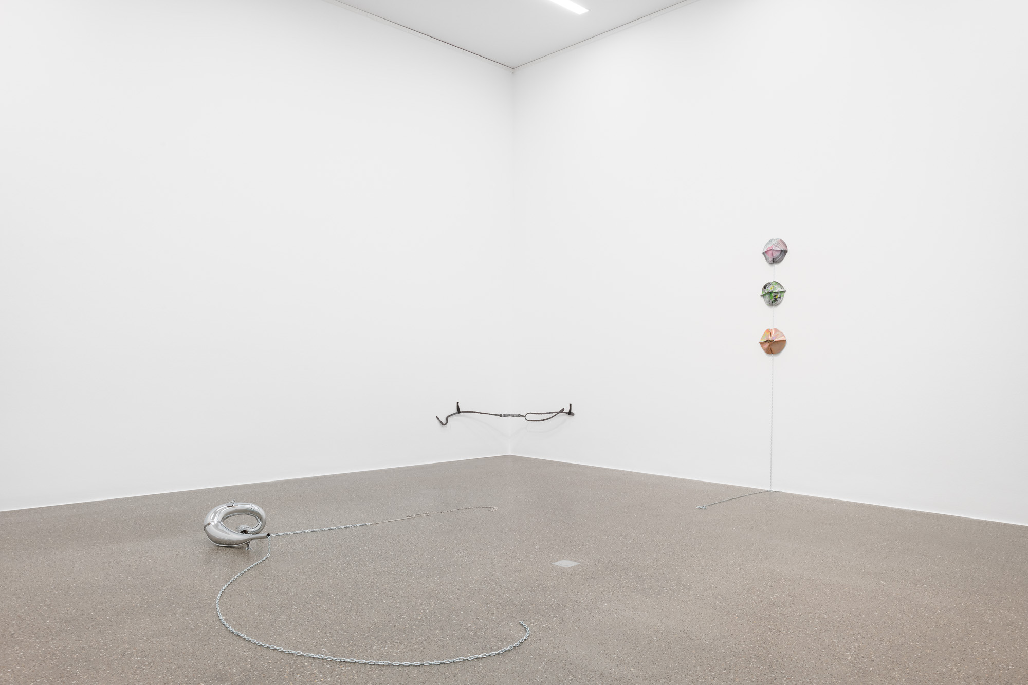 Installation view "Kate Mackeson. Antechamber" at Museum Folkwang, Essen (Germany) (26.11.2022-15.11.2023), Courtesy of the artist and Sundy, London, © Kate Mackeson, Photo: Samuel Solazzo