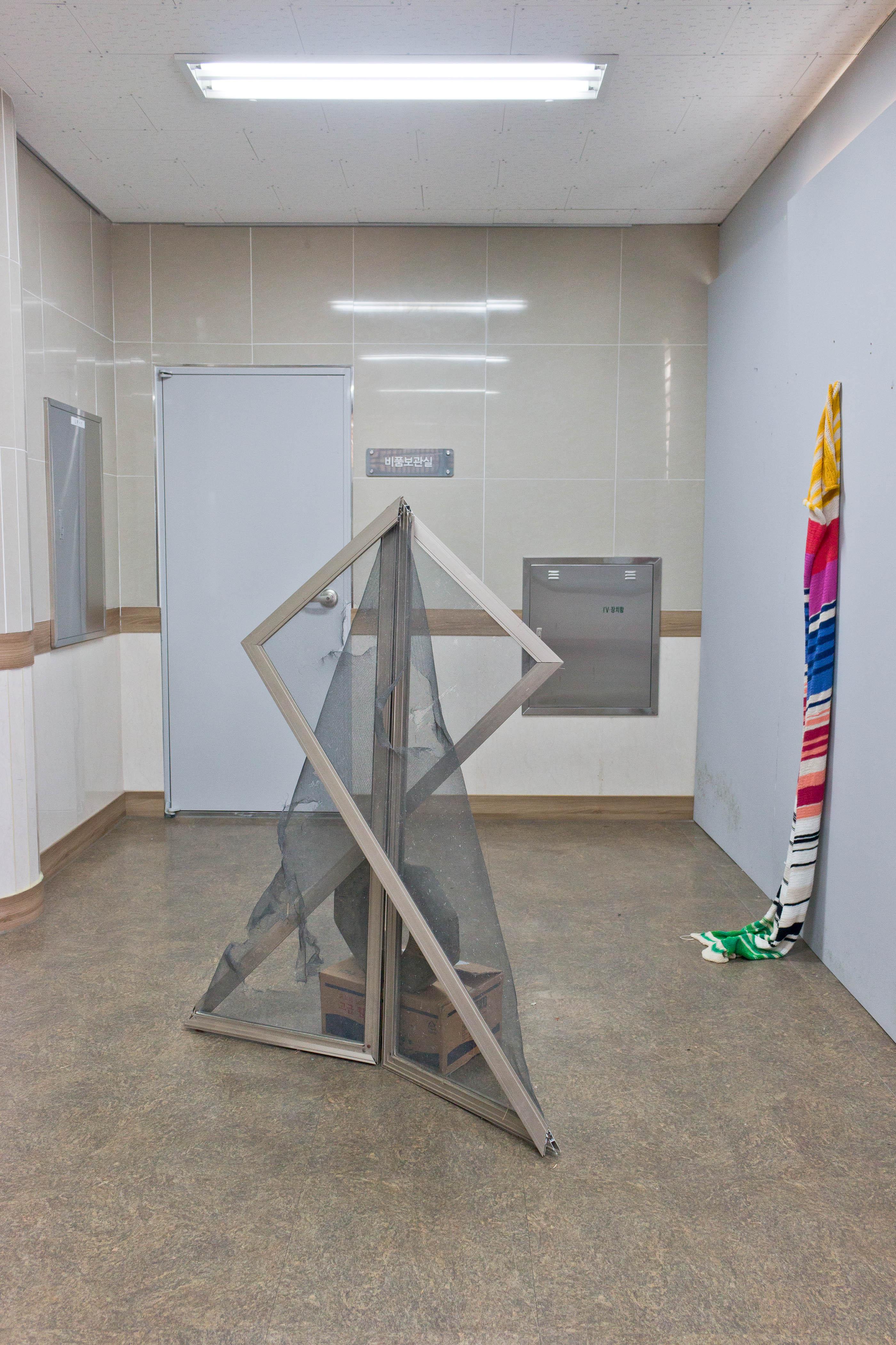 Installation View, Jannis Besen & Jiyoung Roh