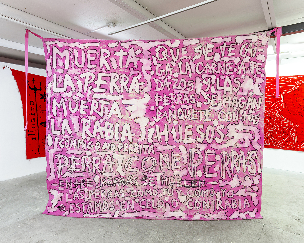 LAS PERRAS COMO TÚ Y COMO YO ESTAMOS EN CELO O CON RABIA, embroidery and bleach on hand dyed cotton, 300 x 400 cm, 2022. 