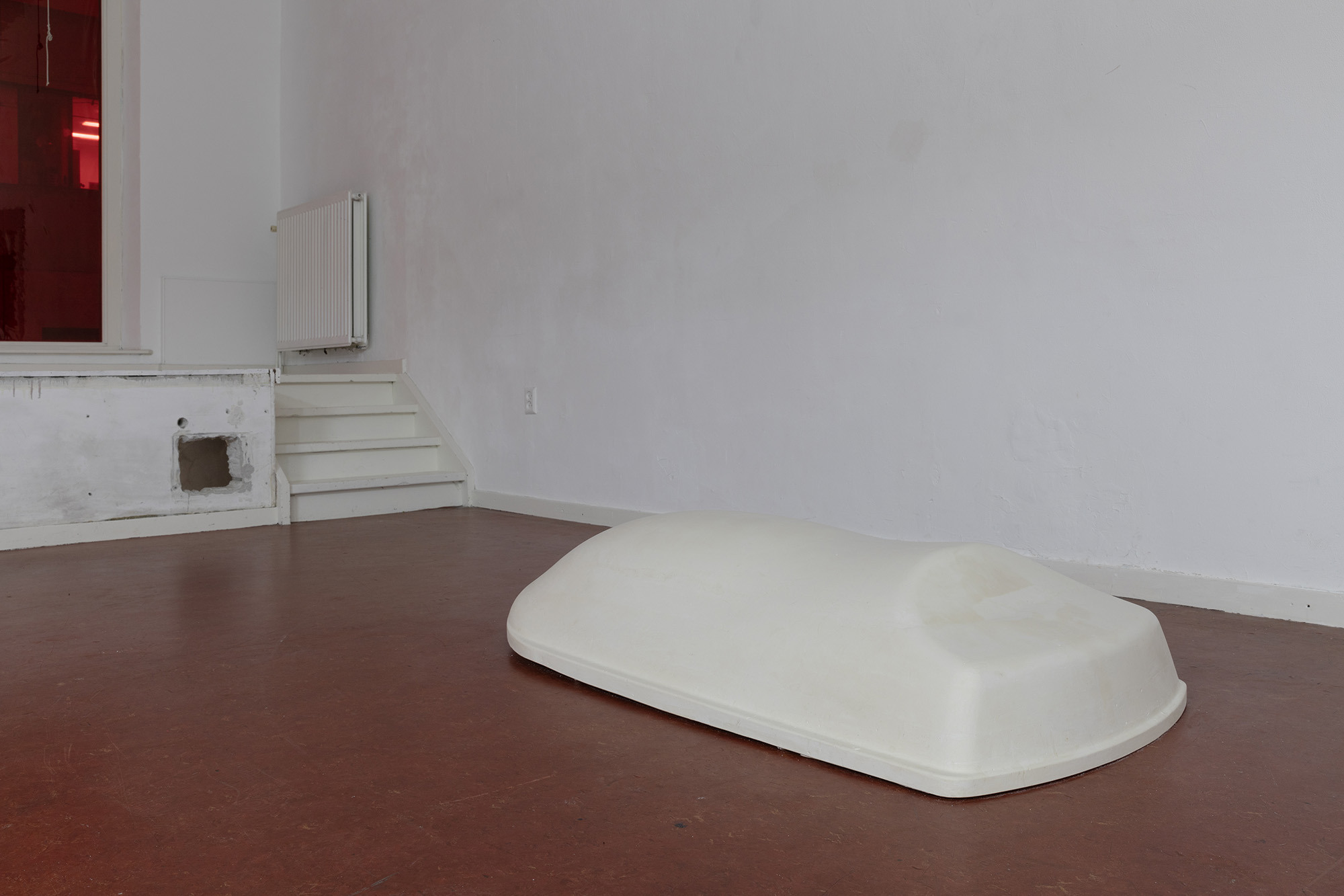 'Guarantees 1' - Plaster cast and wax, 130 x 60 x 30 cm, 2022