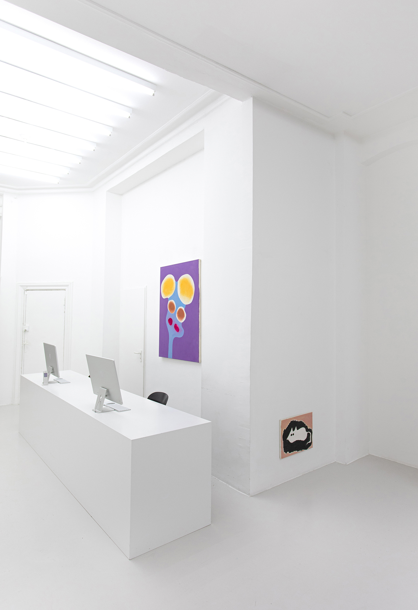 installation view Kallirroi Ioannidou It’s a Shadow not a Hole 2022 galerie burster