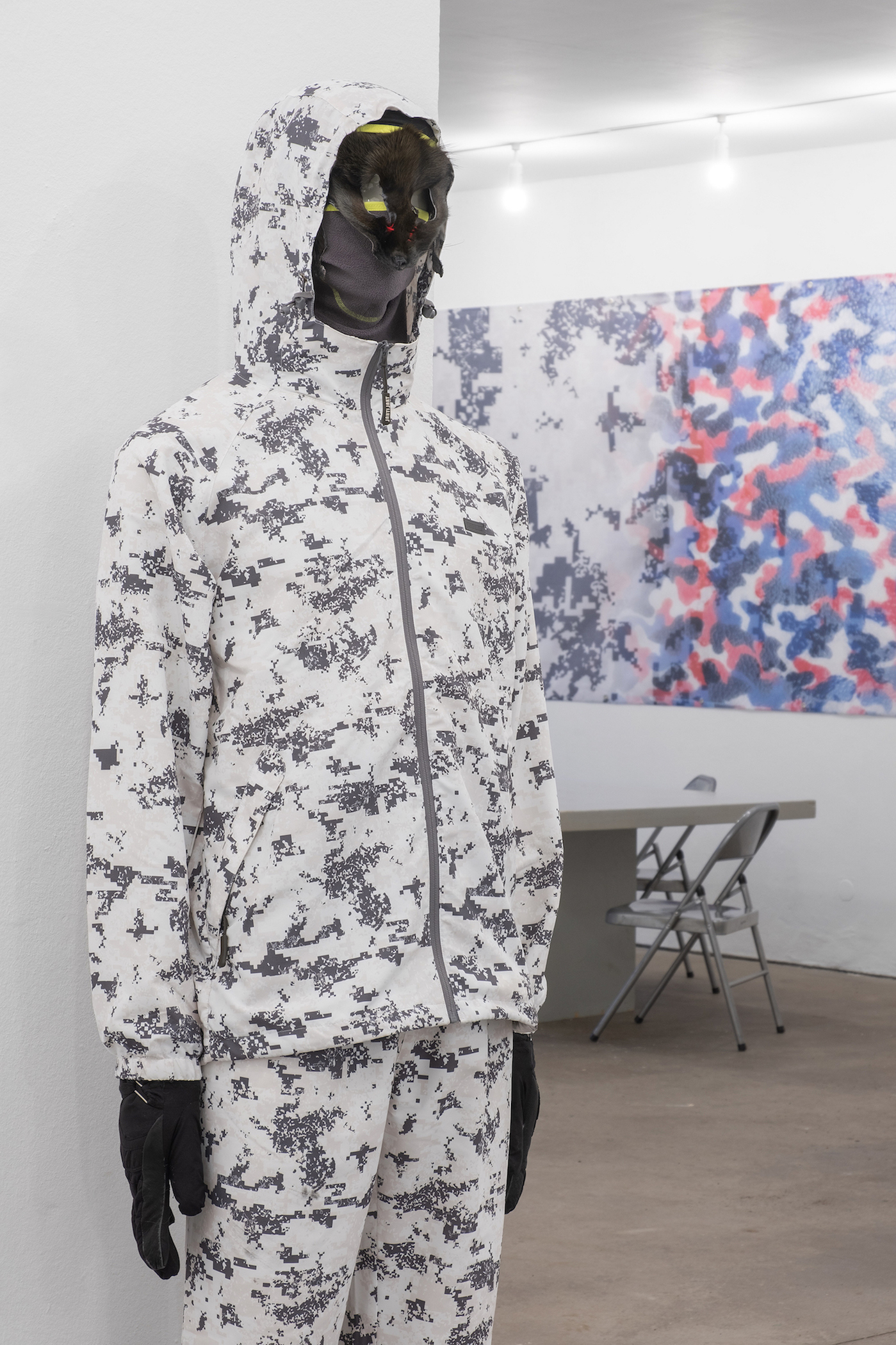 Veronika Dräxler, Performance Uniform, 2022, Kunstverein Grafschaft Bentheim. Photo kvgb 2022.