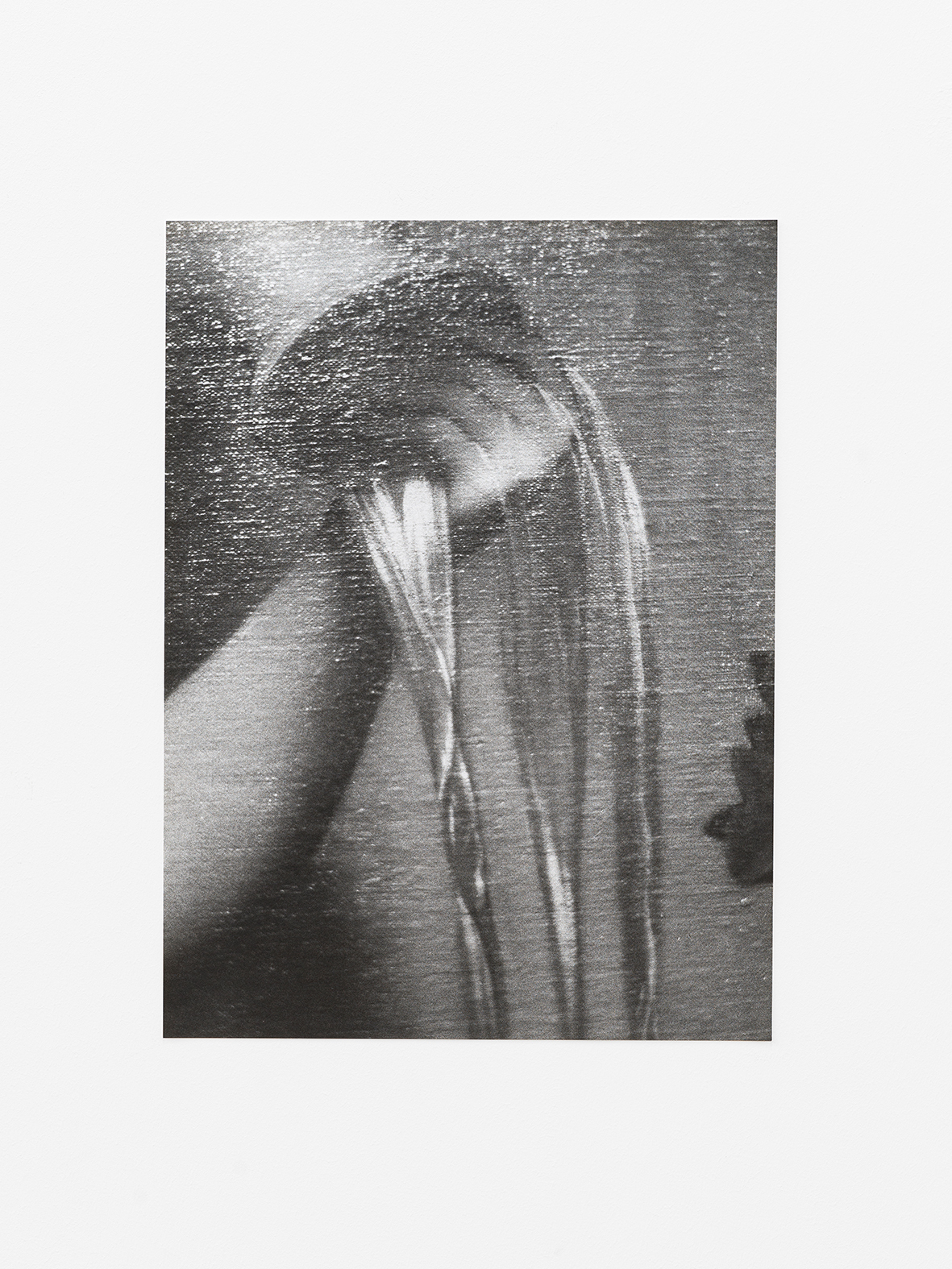 Jochen Lempert, Ohne Titel, Gelatin silver print on baryta paper, 38.5 Ă 28.5 cm, Edition 1/5, 2022/ Photo: Cedric Mussano / Courtesy of the artist, Kirchgasse, Steckborn and ProjecteSD, Barcelona