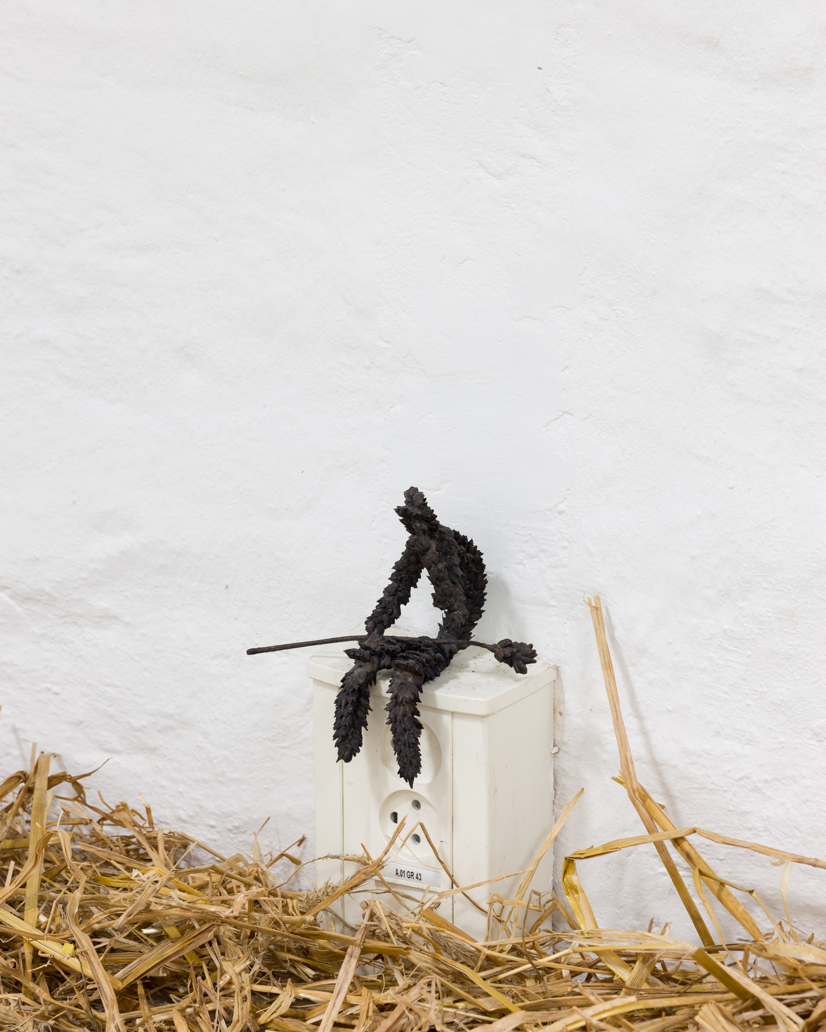 Lars Worm, "Straw Man(Tired)", bronze, 2020