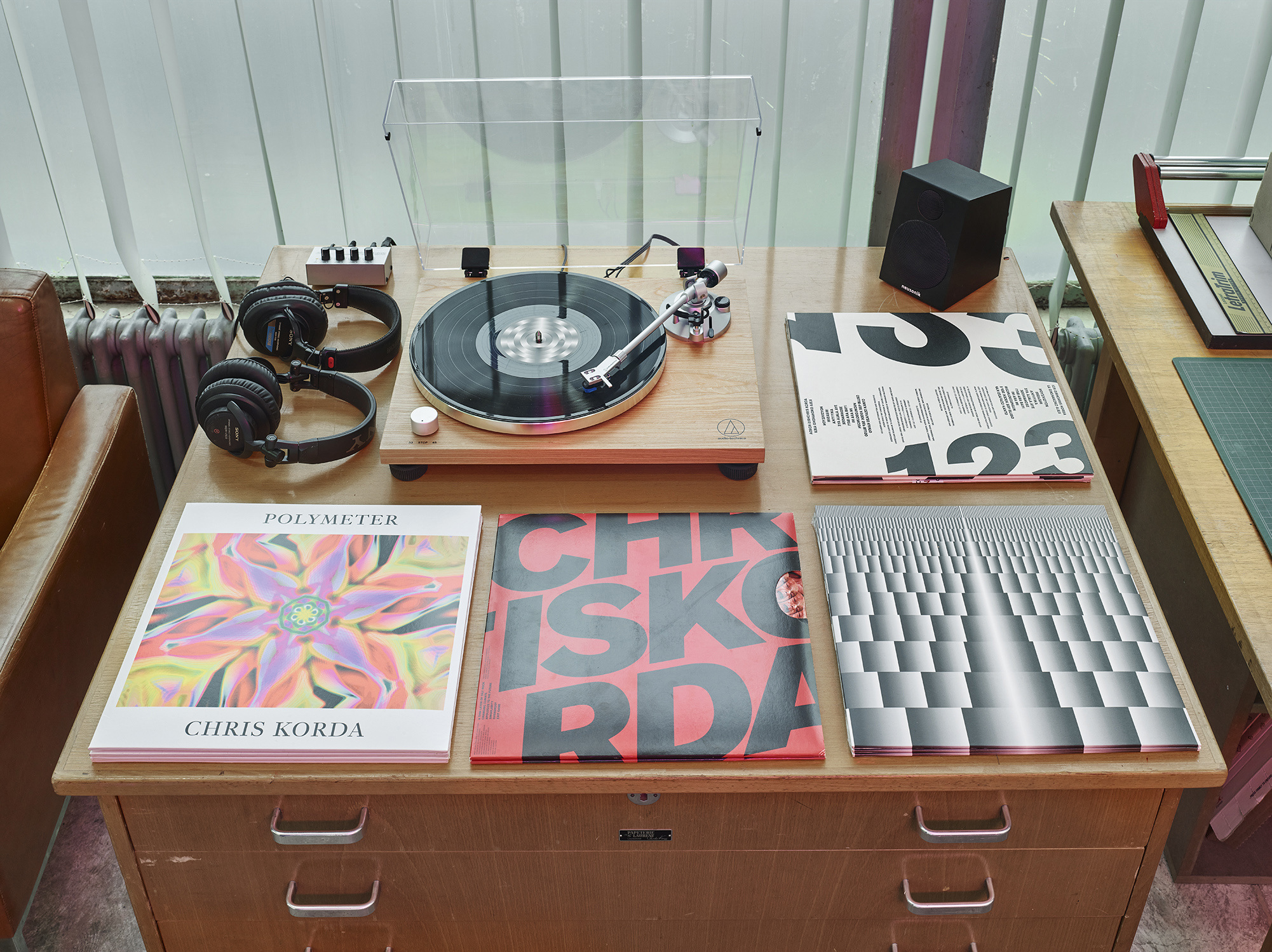 Chris Korda: Akoko Ajeji, 2019, 2 LP (Perlon); Polymeter, 2020, LP (Mental Groove); Apologize to the Future, 2020, LP (Perlon); Passion for Numbers, 2022, LP (Mental Groove)