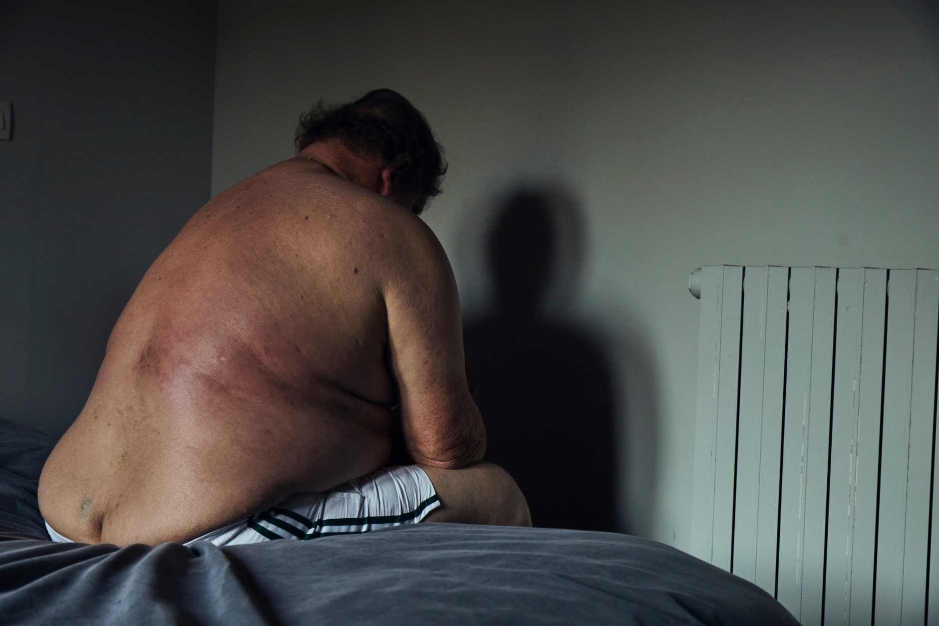 Homme de dos torse nu, 2018, 16 Ă— 24 cm (framed: 60 Ă— 46 cm), C-print on Fuji Flex paper