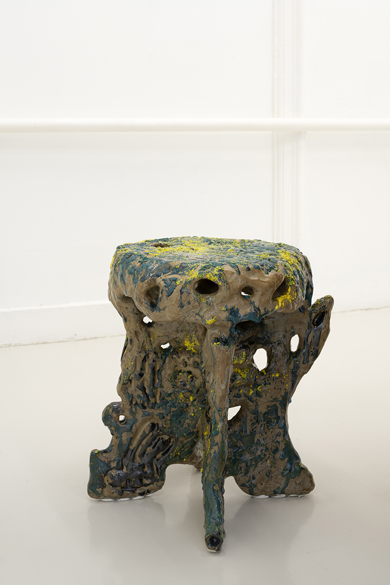 Ali Gallefoss, "Vacant Stool", 2023 (Stoneware, glaze, pigments, 44 x 39 x 44 cm).