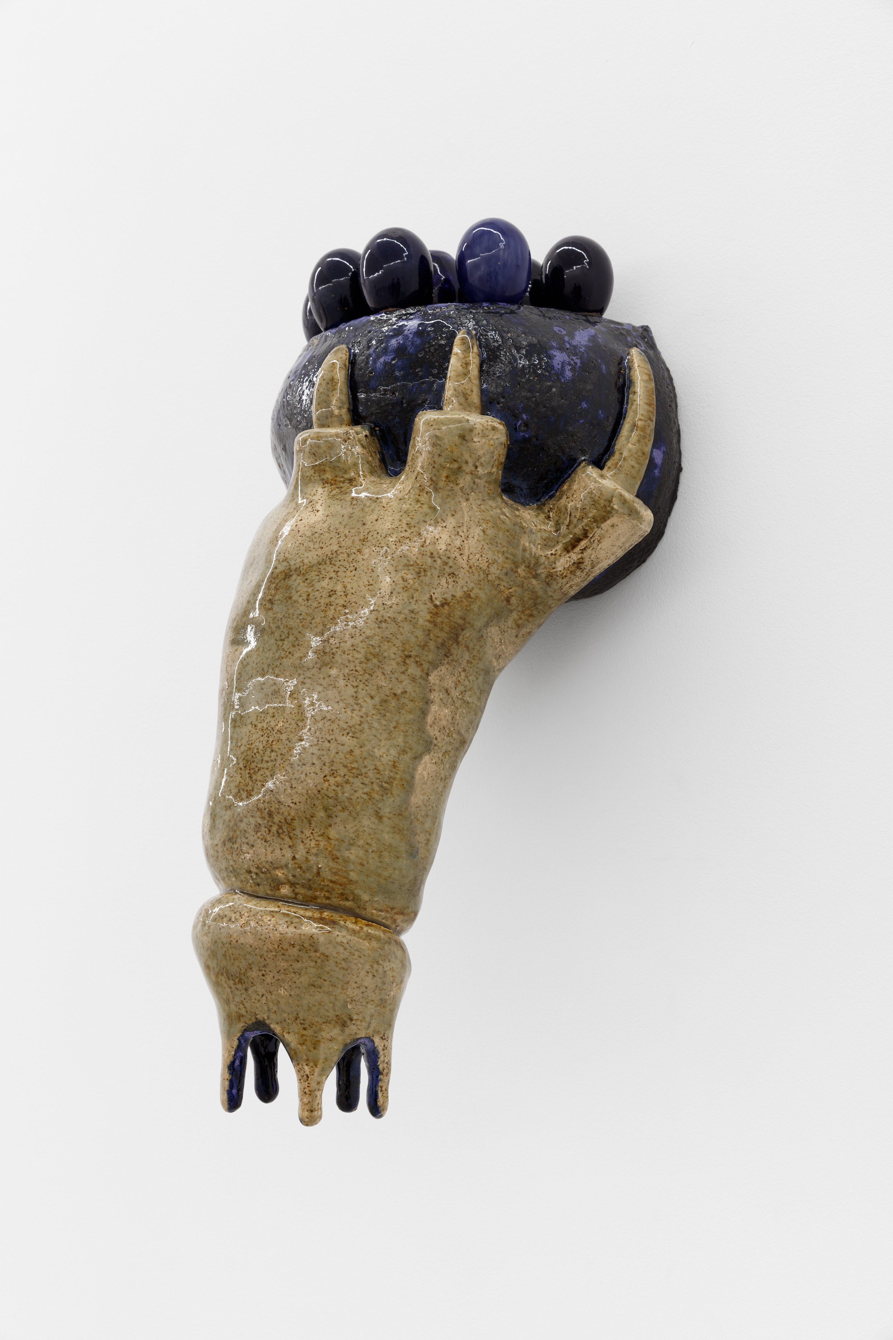 Reflectors Nest, 2023, Francisco TrĂȘpa, Glazed ceramic, 48x27x22 cm (Francisco TrĂȘpa @franciscotrepa)