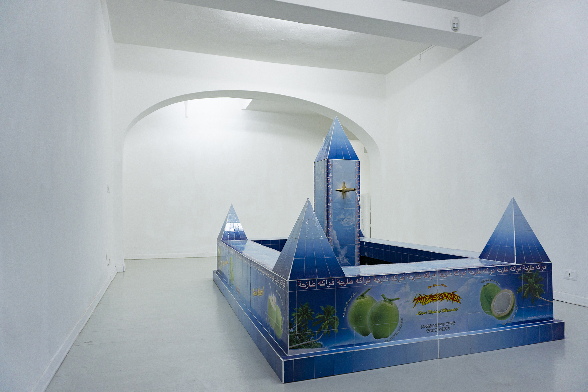 Tristebacio Club - Tropical Dreams - Exhibition view_2
