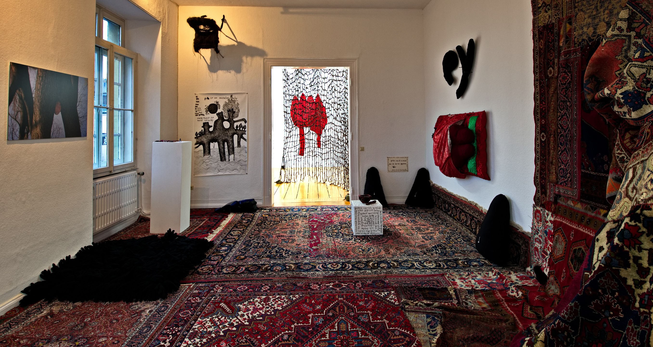 Farkhondeh Shahroudi, gestern war ich so müde dass ich den tee gegessen habe, installation view, Kunstverein Arnsberg, 2023. Photo:Heiner Lieberum.