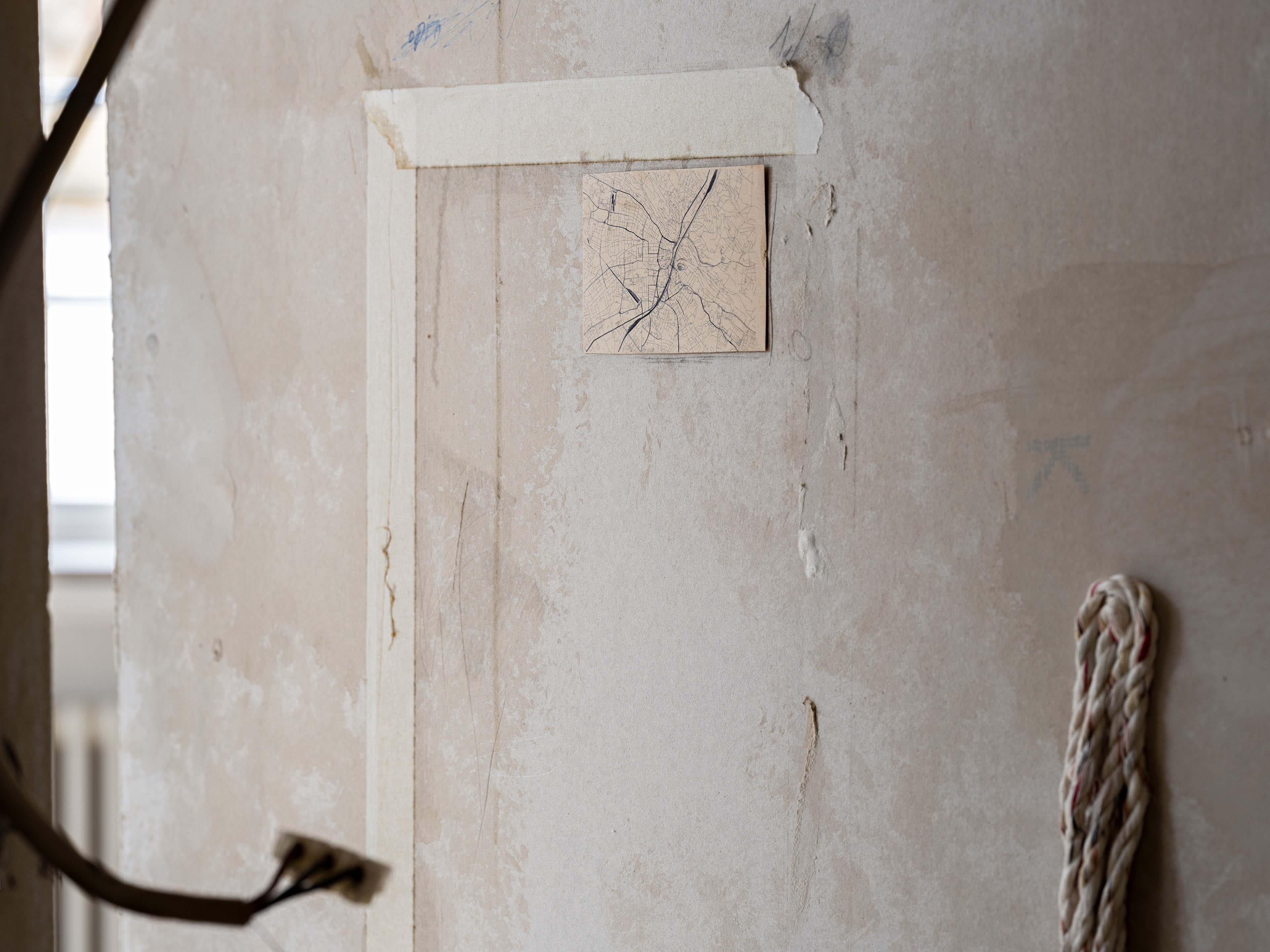 Installation view_Tolia Astakhishvili_I think it’s closed_2023_Kunstverein Bielefeld_Photo/Fred Dott