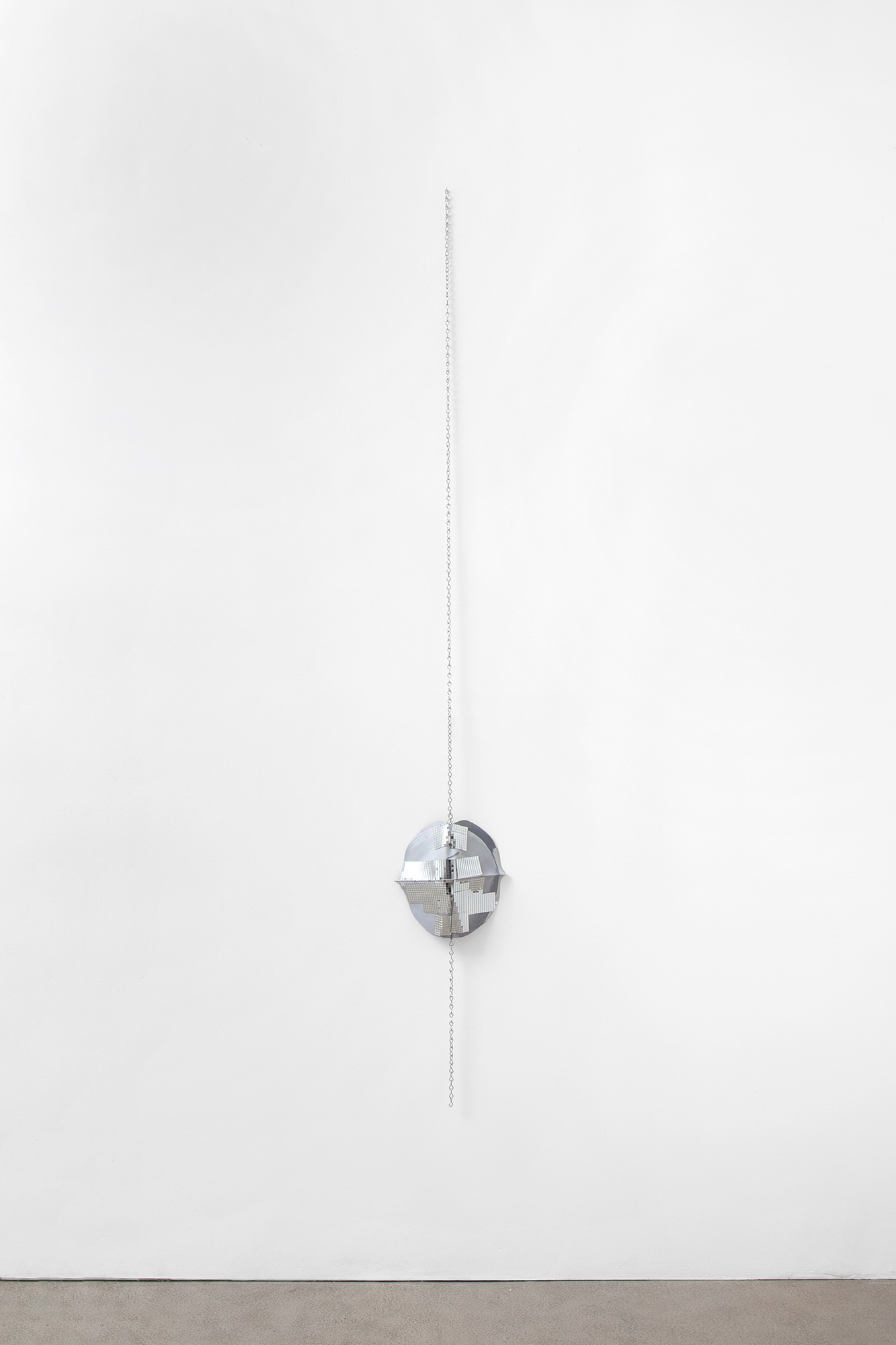 Kate Mackeson, Blush, 2023, mirror ball and acrylic on imitation leather / steel chain, 198 x 26 cm